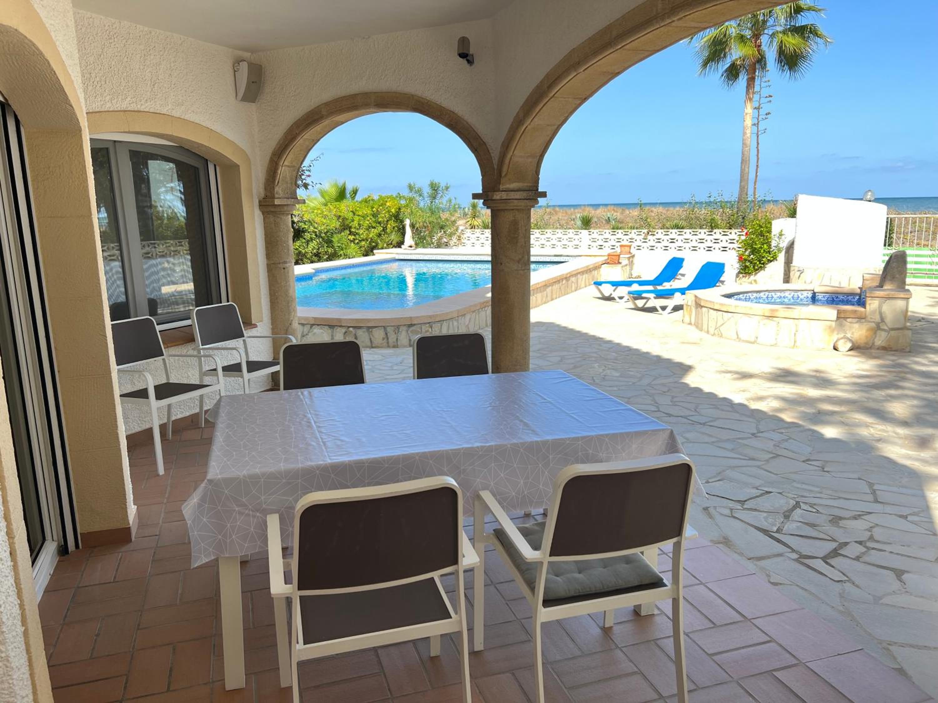 holaVivienda - Villa de lujo a pie de playa con piscina privada