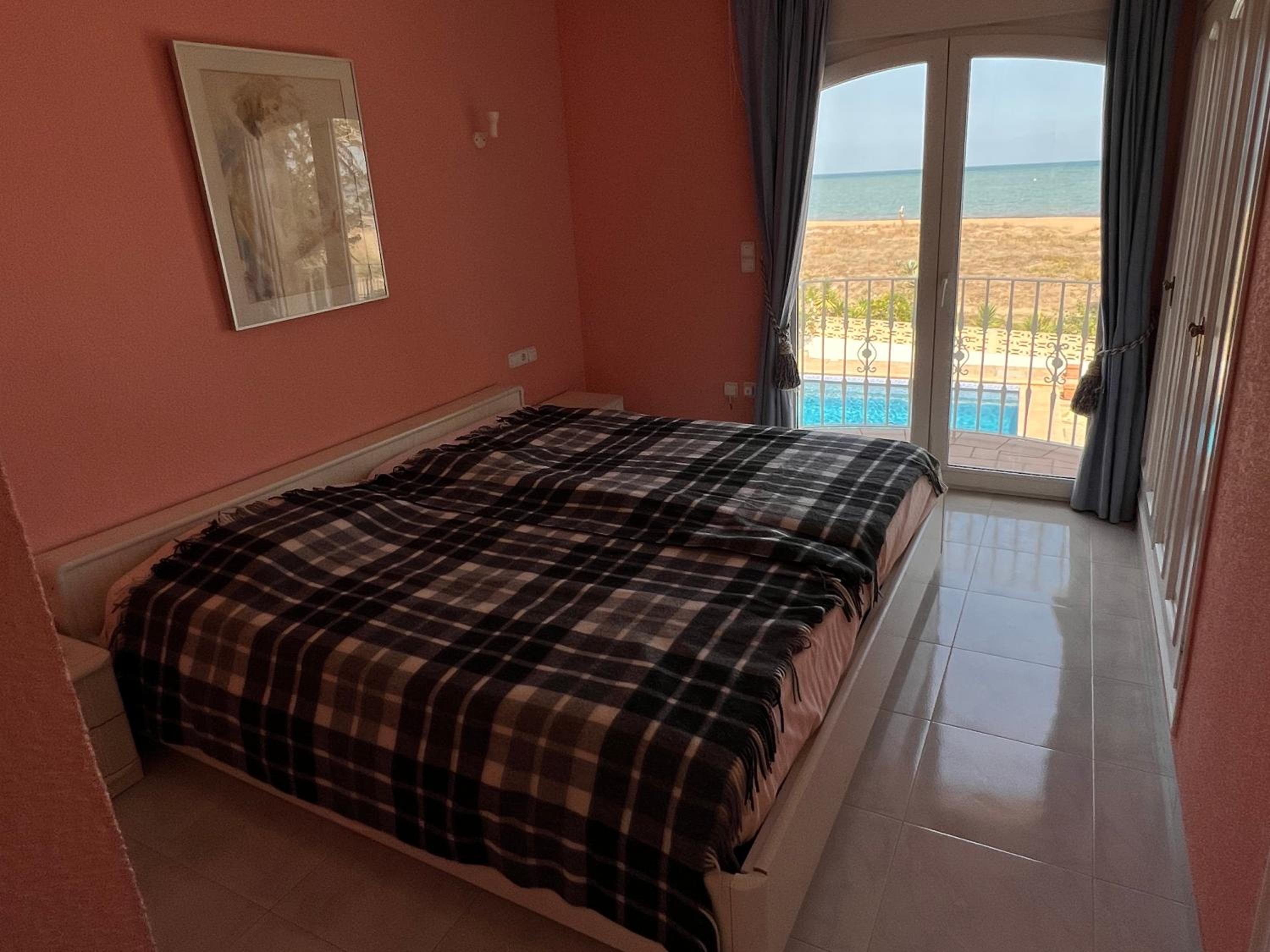 holaVivienda - Villa de lujo a pie de playa con piscina privada