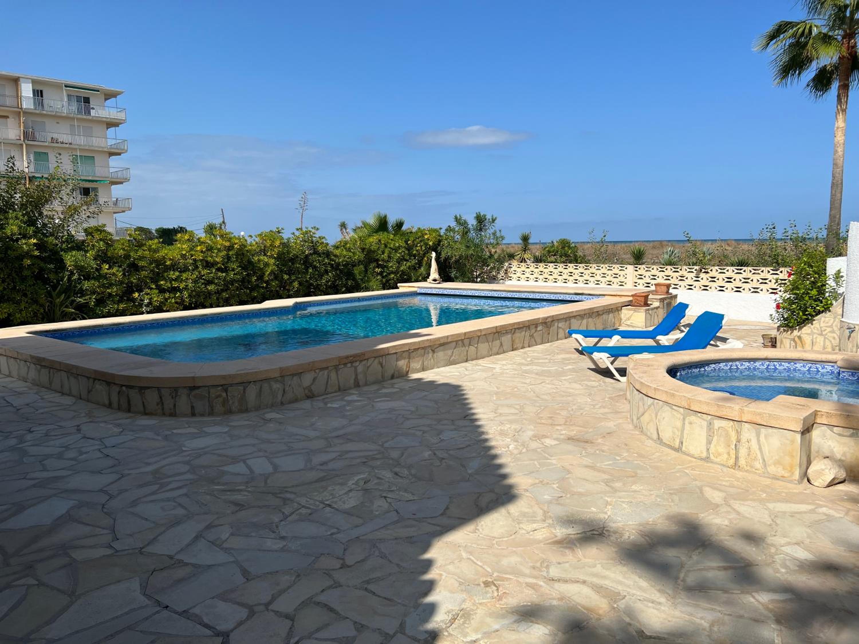 holaVivienda - Villa de lujo a pie de playa con piscina privada