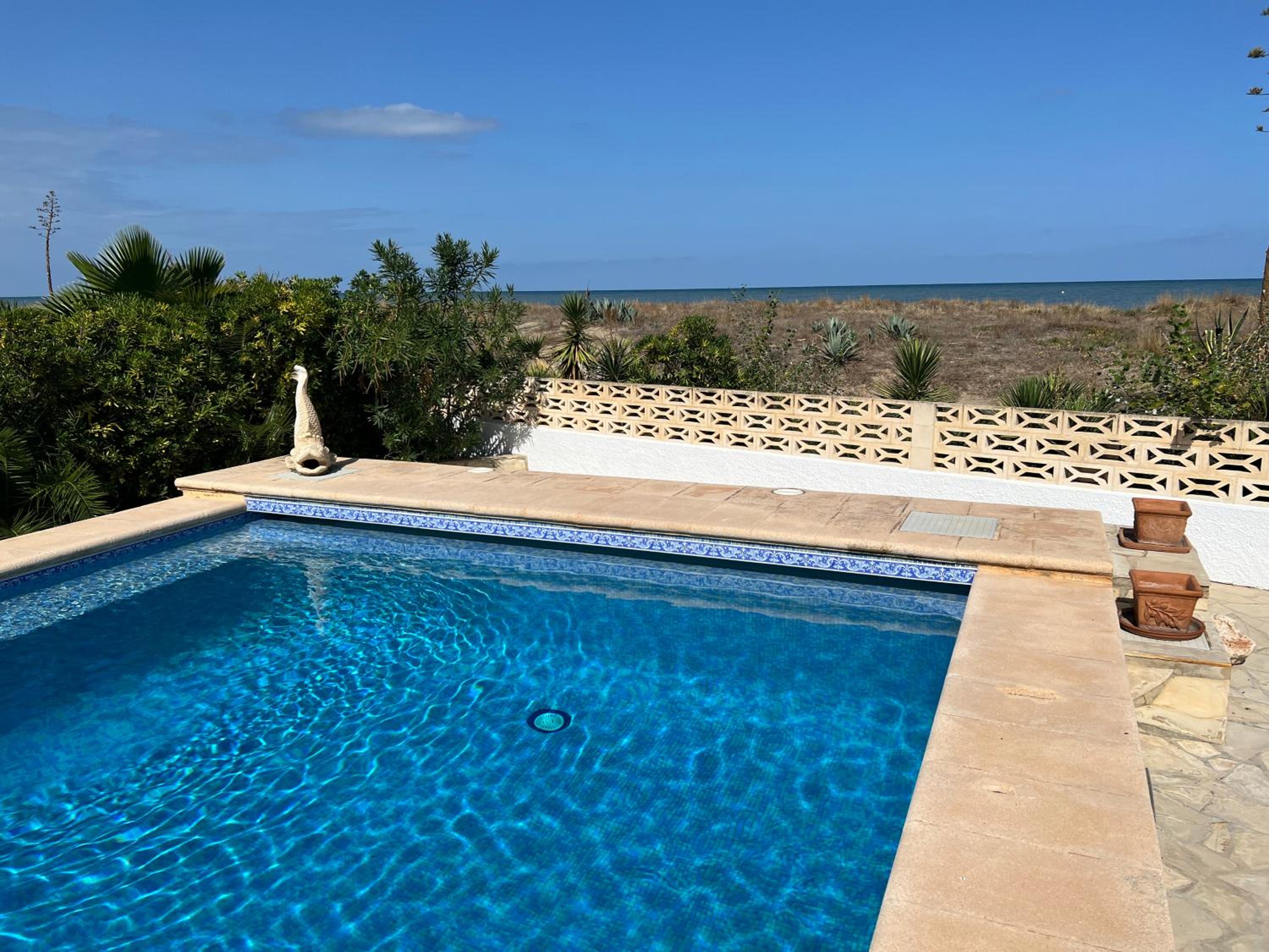 holaVivienda - Villa de lujo a pie de playa con piscina privada