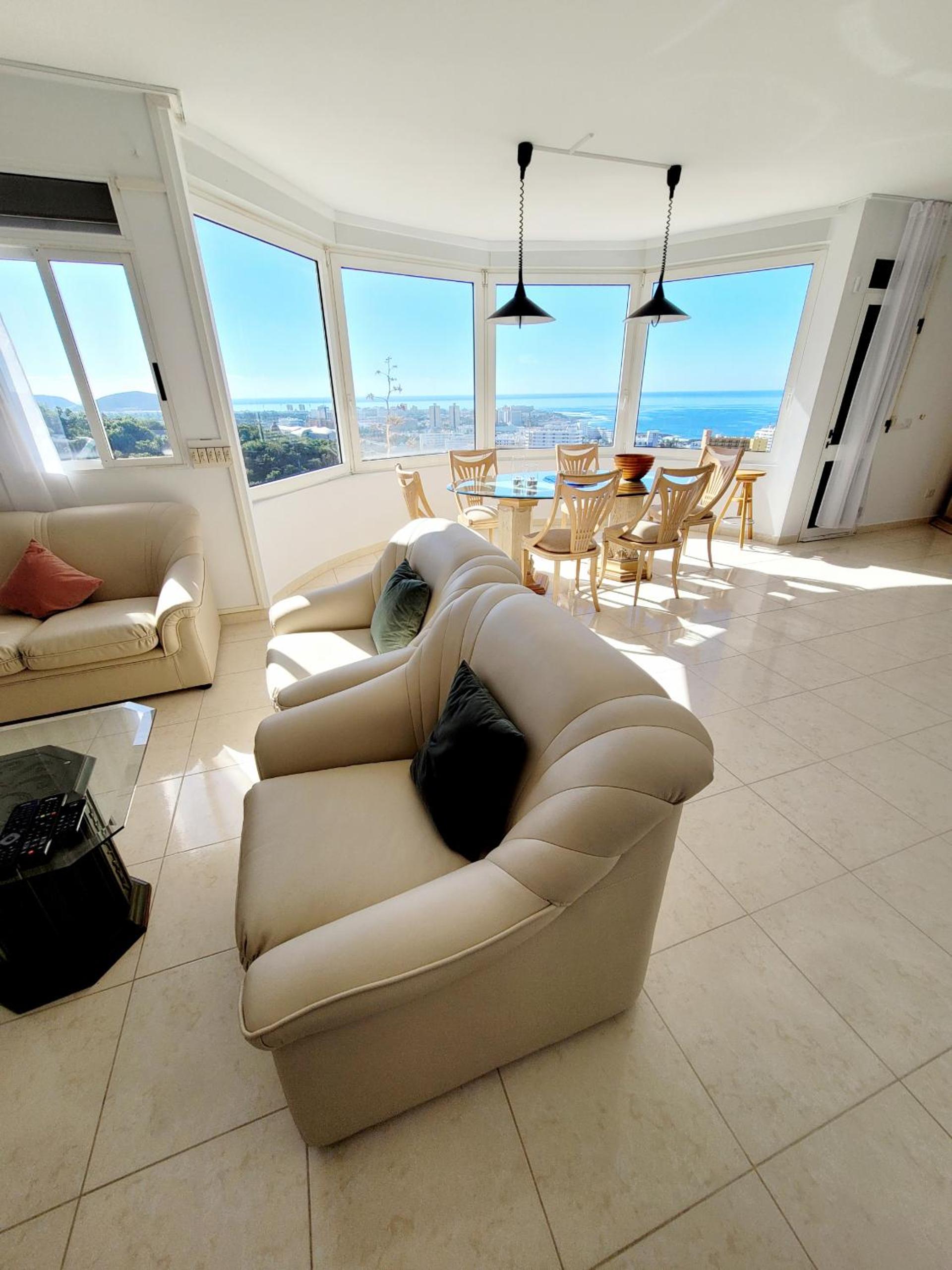 Ferienhaus El Musgo mit Meerblick und Pool