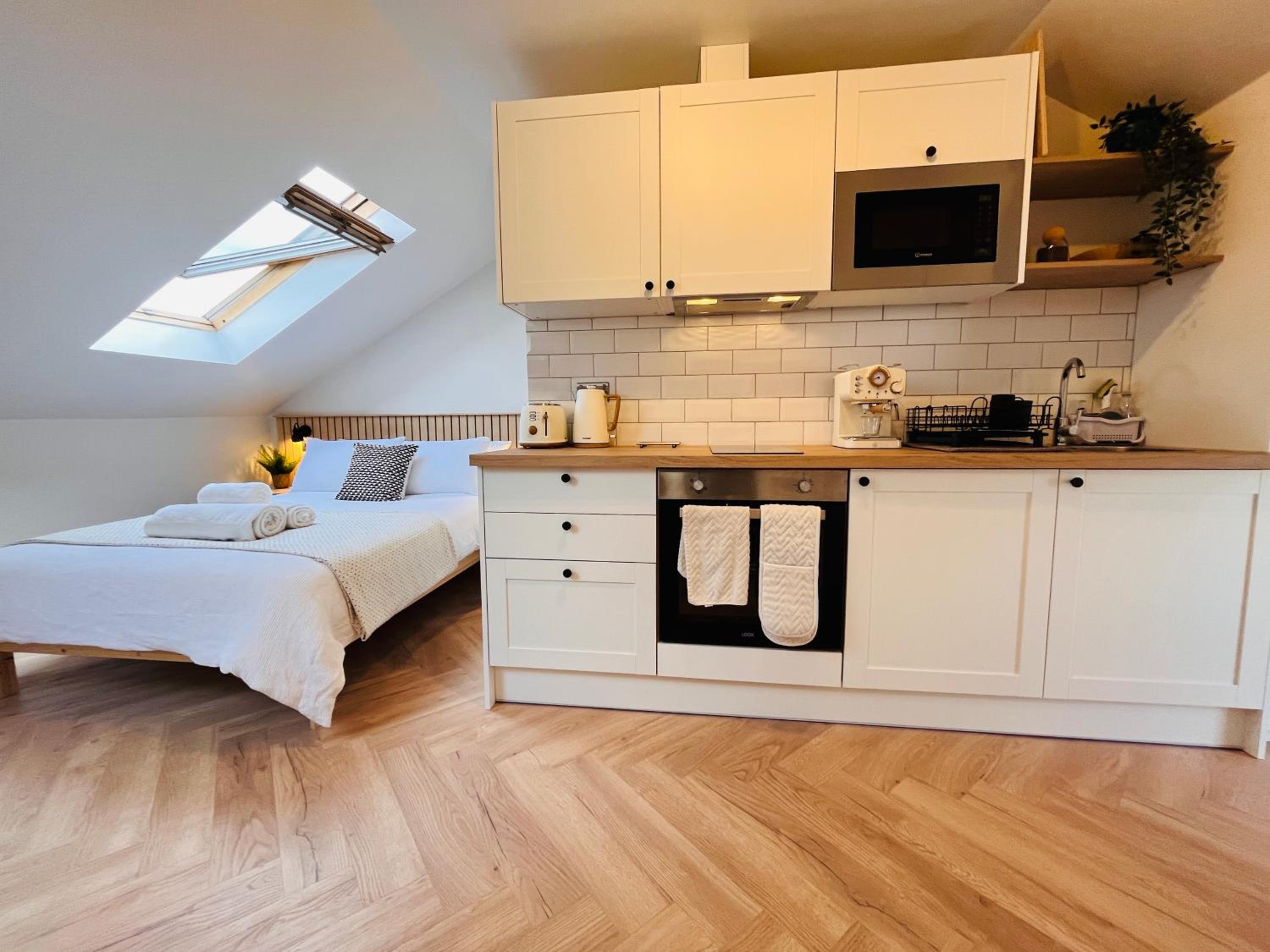 The Nook Londons Swanky Studio with FREE Parking
