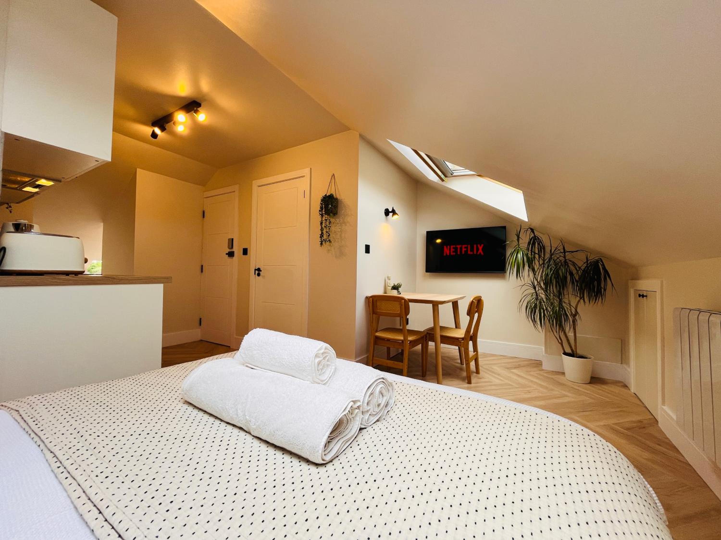 The Nook Londons Swanky Studio with FREE Parking