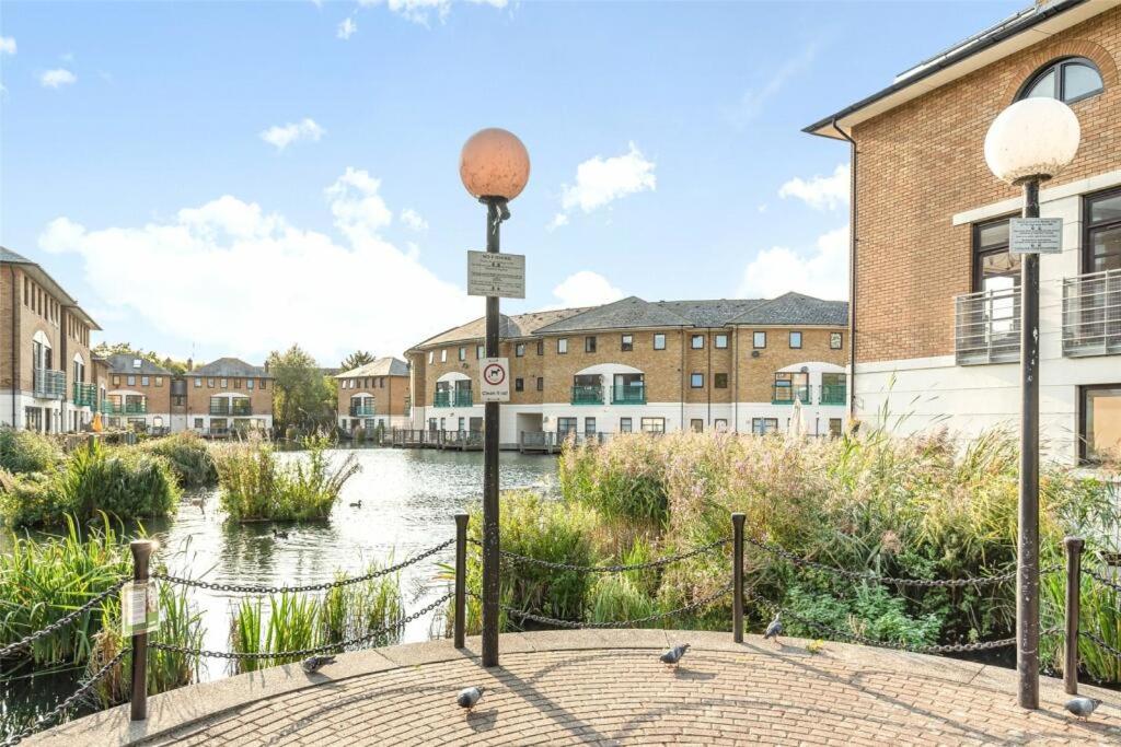 The Nook Londons Swanky Studio with FREE Parking