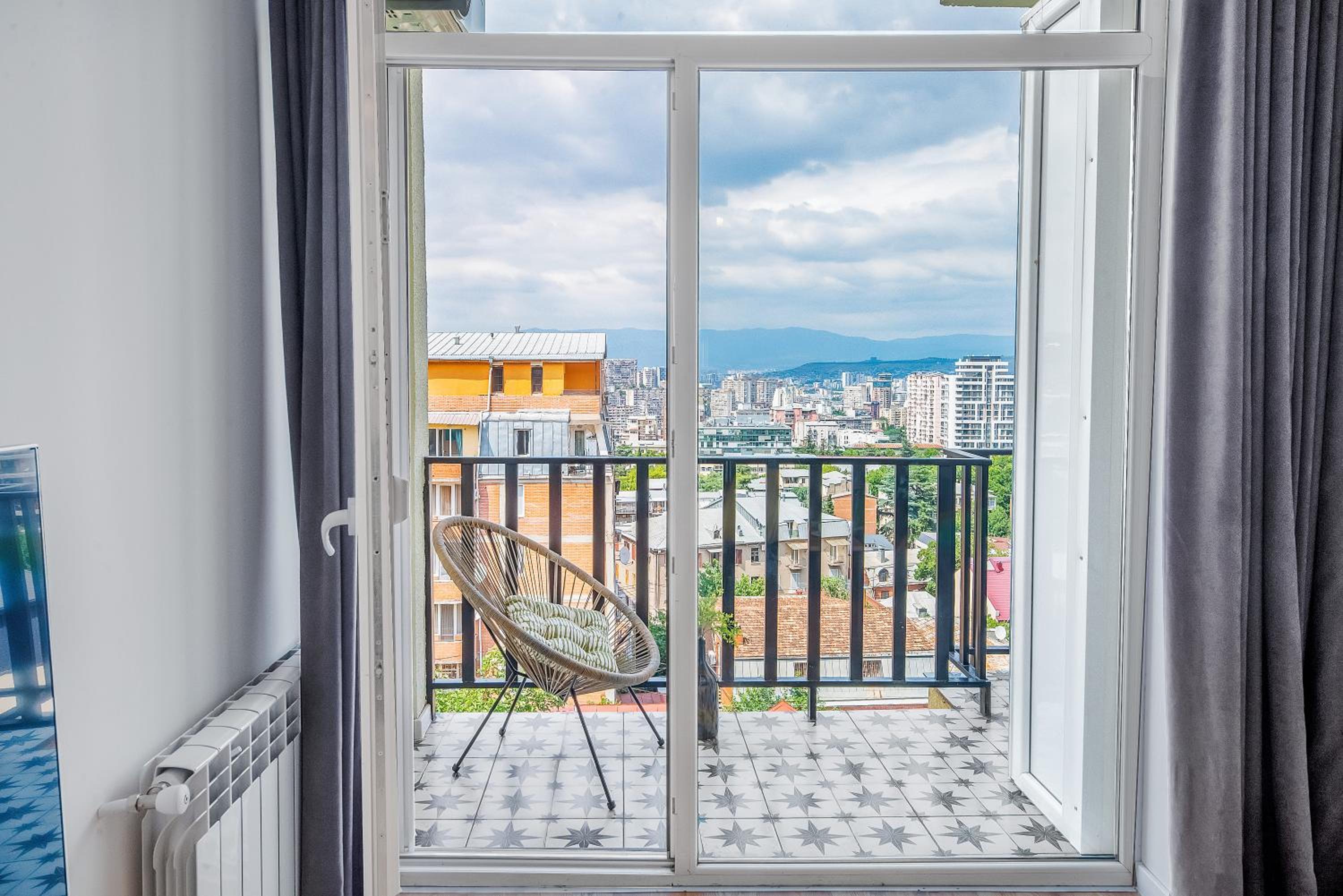 HB apartments Marukhis view 5