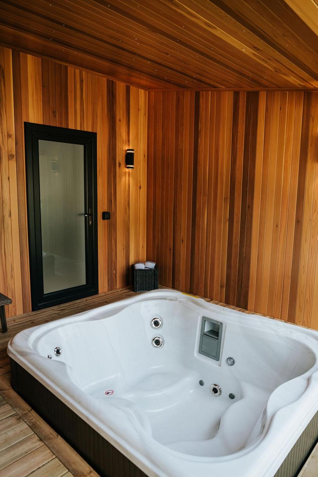 Nash - Bowland Retreat Lodges Clitheroe, Ribble Valley, Lancashire
