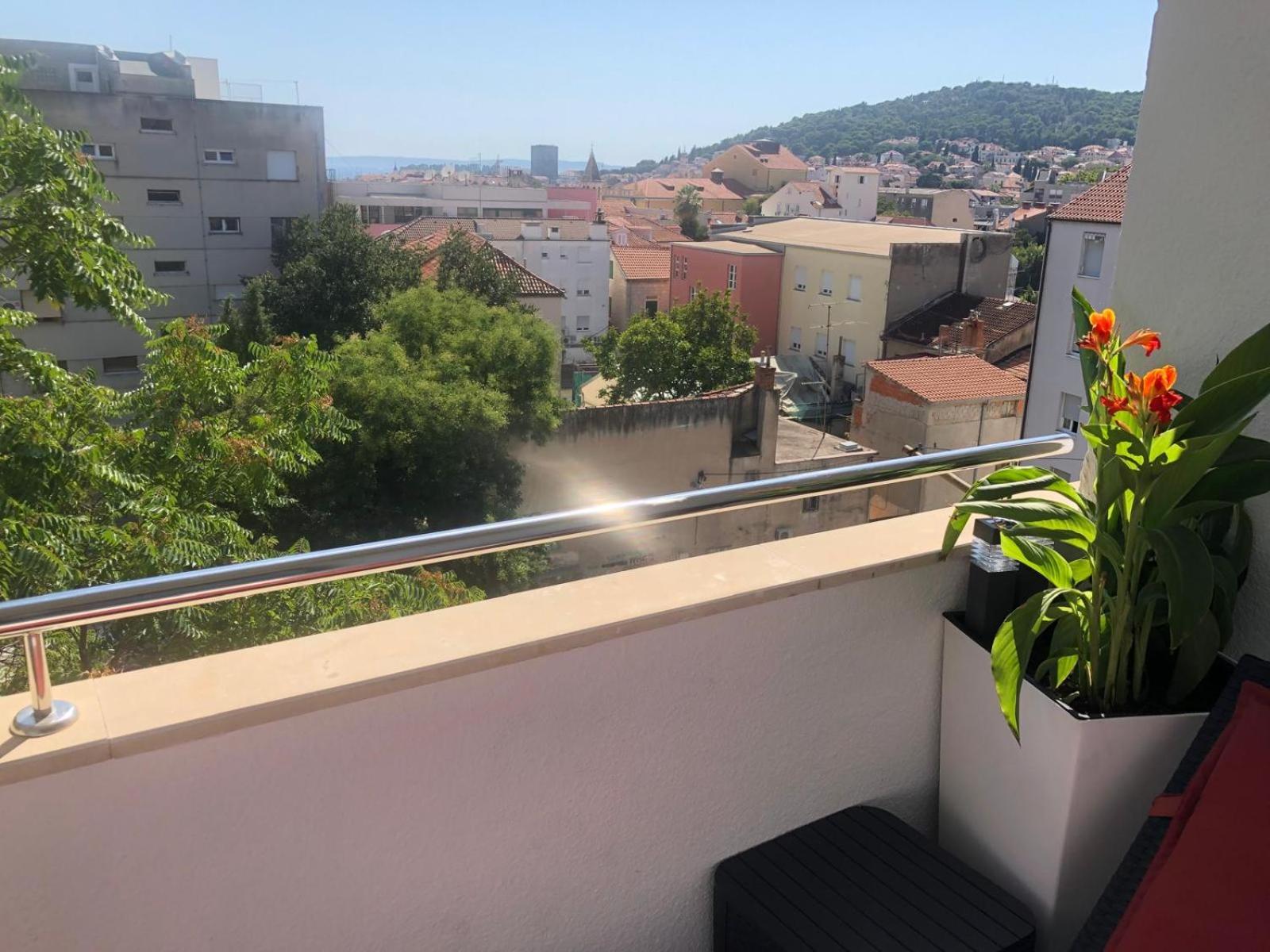 Apartment Sandra with balcony