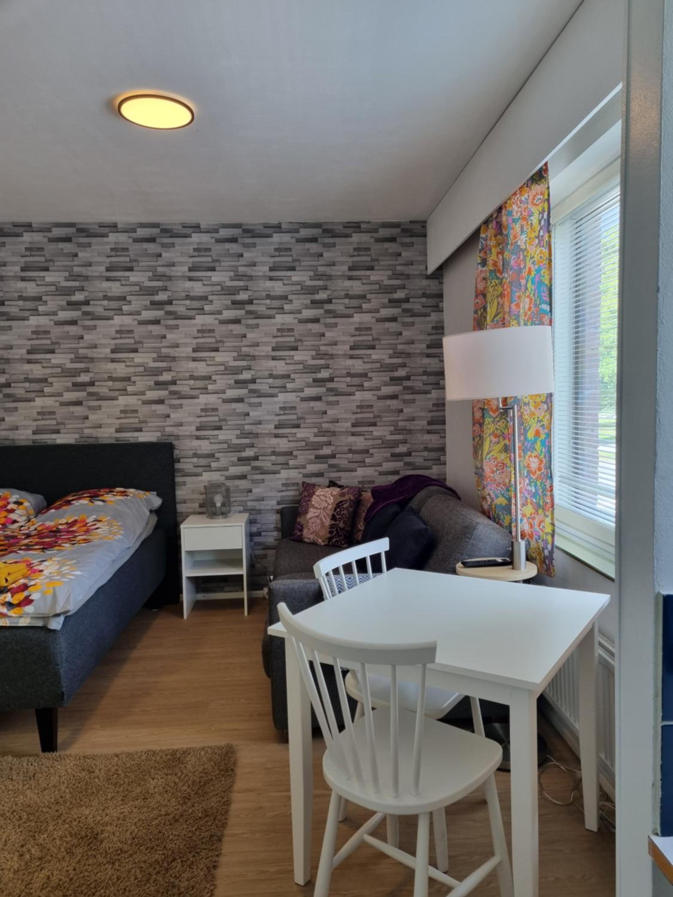 Hotel Kompakti yksiö numero 6 pienkerrostalossa - Image 1