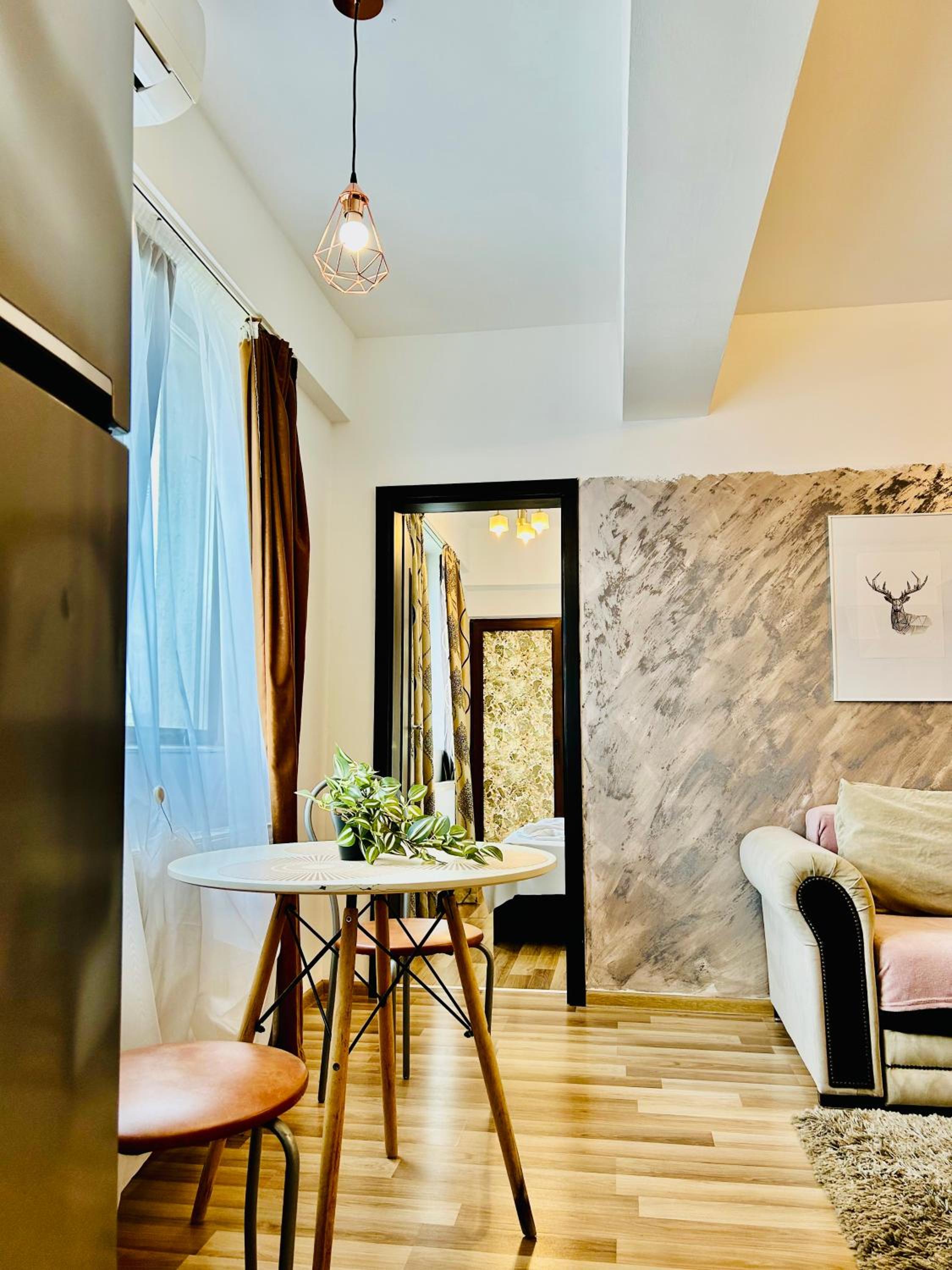 Ultracentral 2 bedrooms view 2
