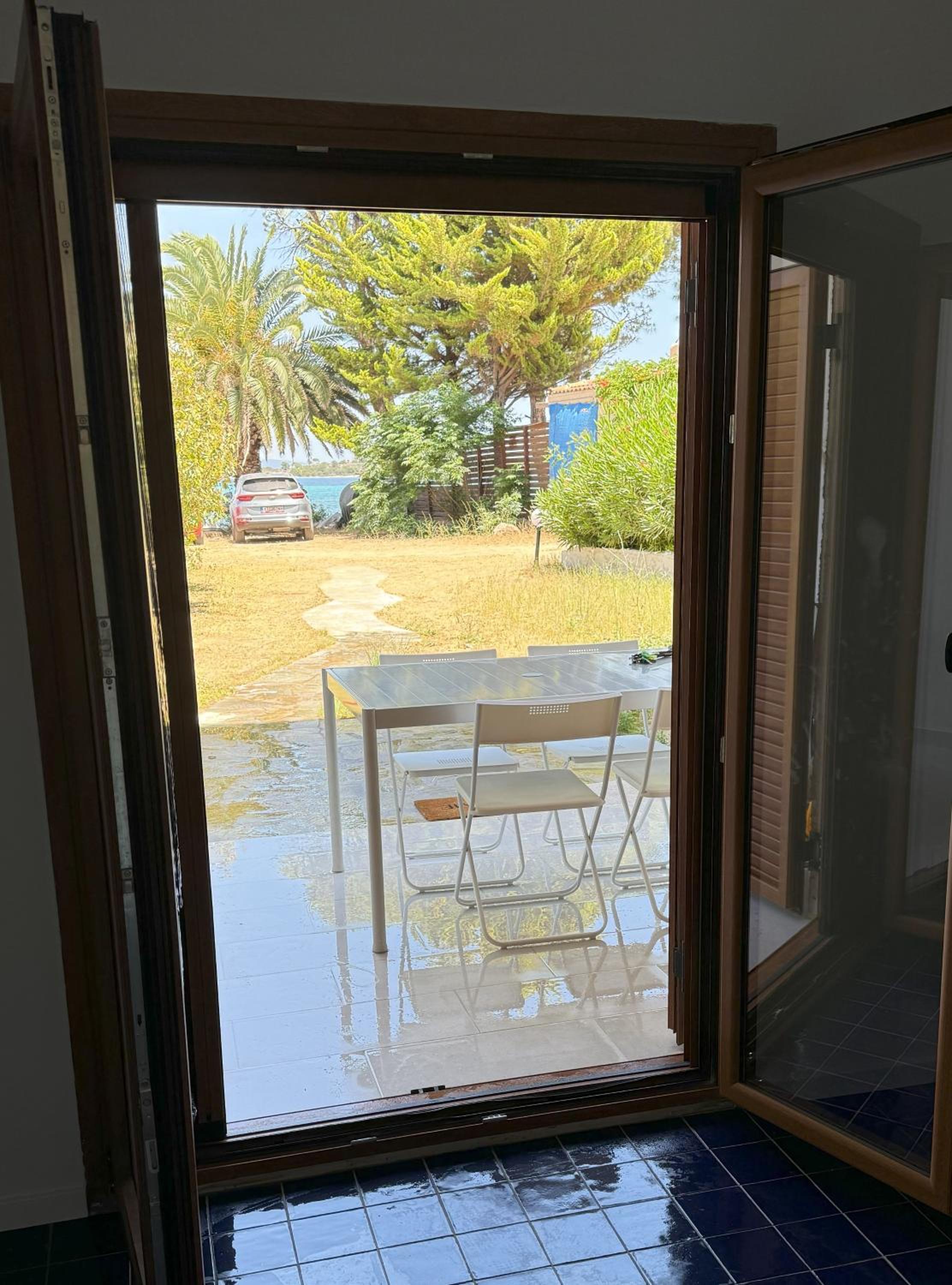 Diafanos Beach Apartments