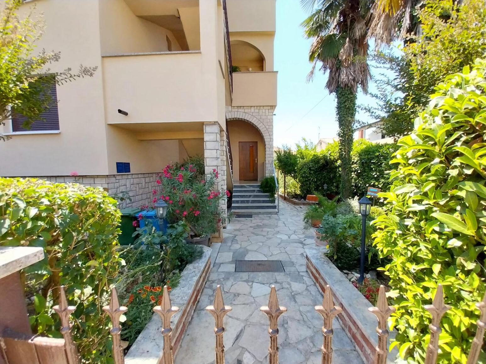 Apartments Josip