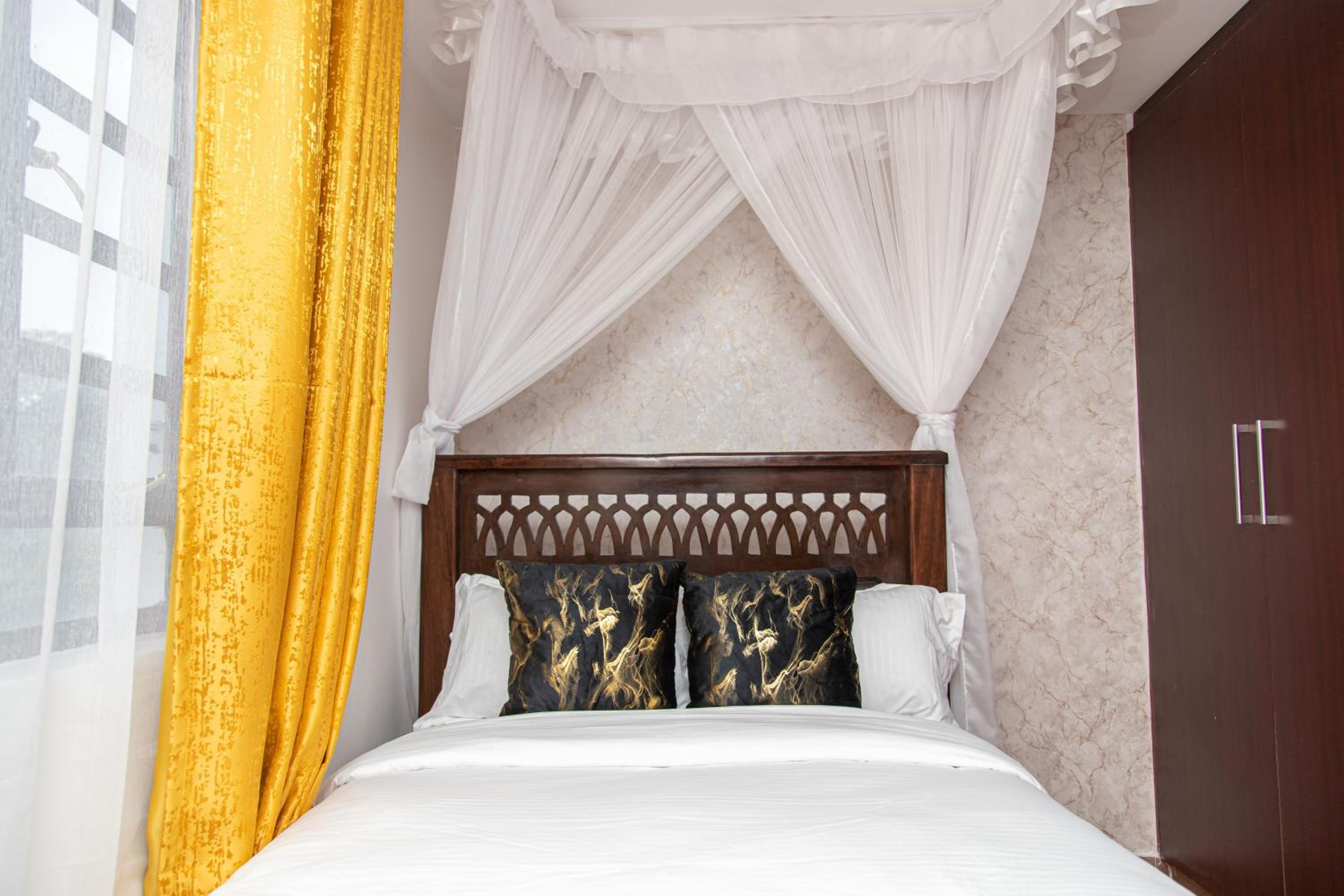 CynRose Suites