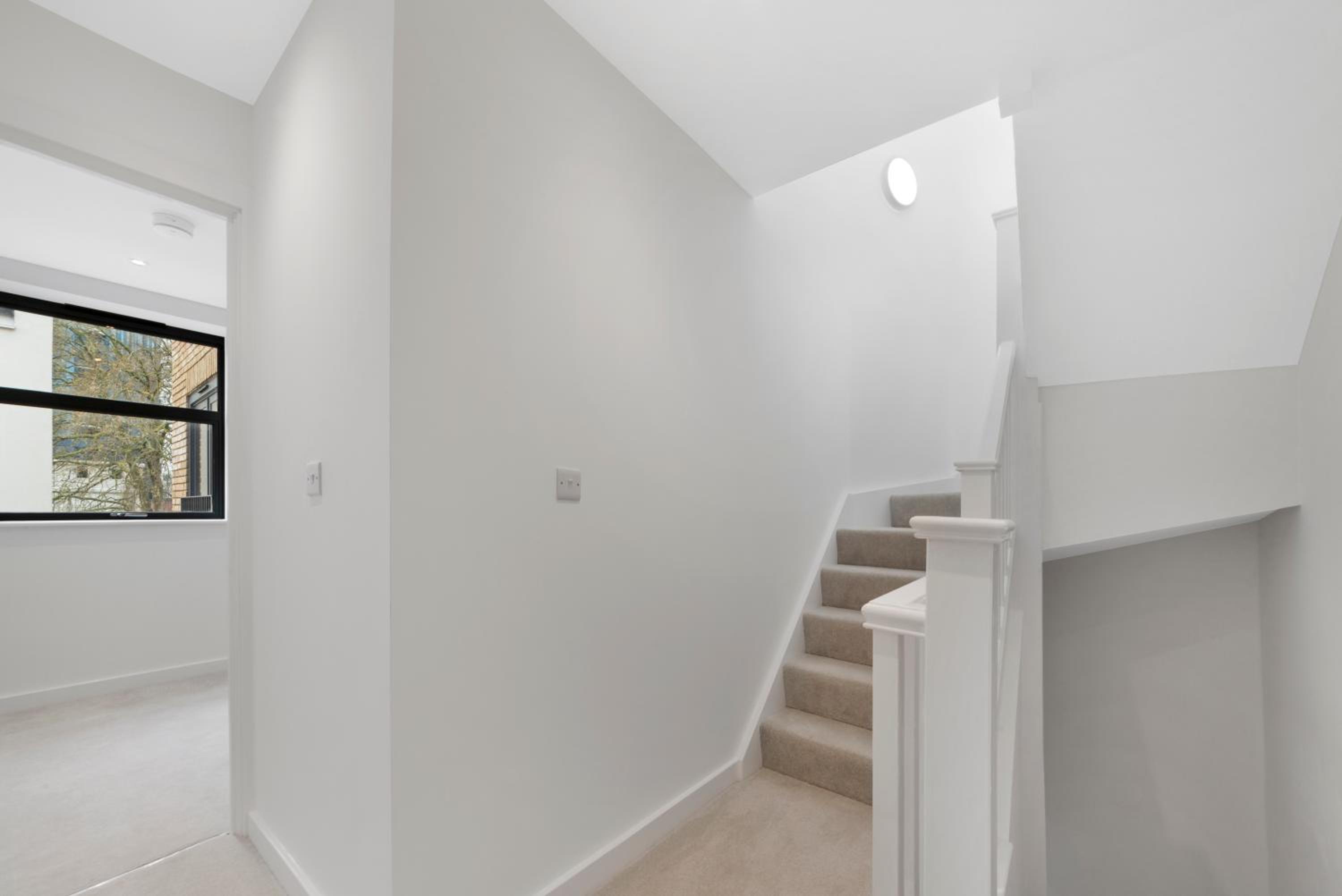 Guest Ready 2BD Holiday Home, 5mins to tube