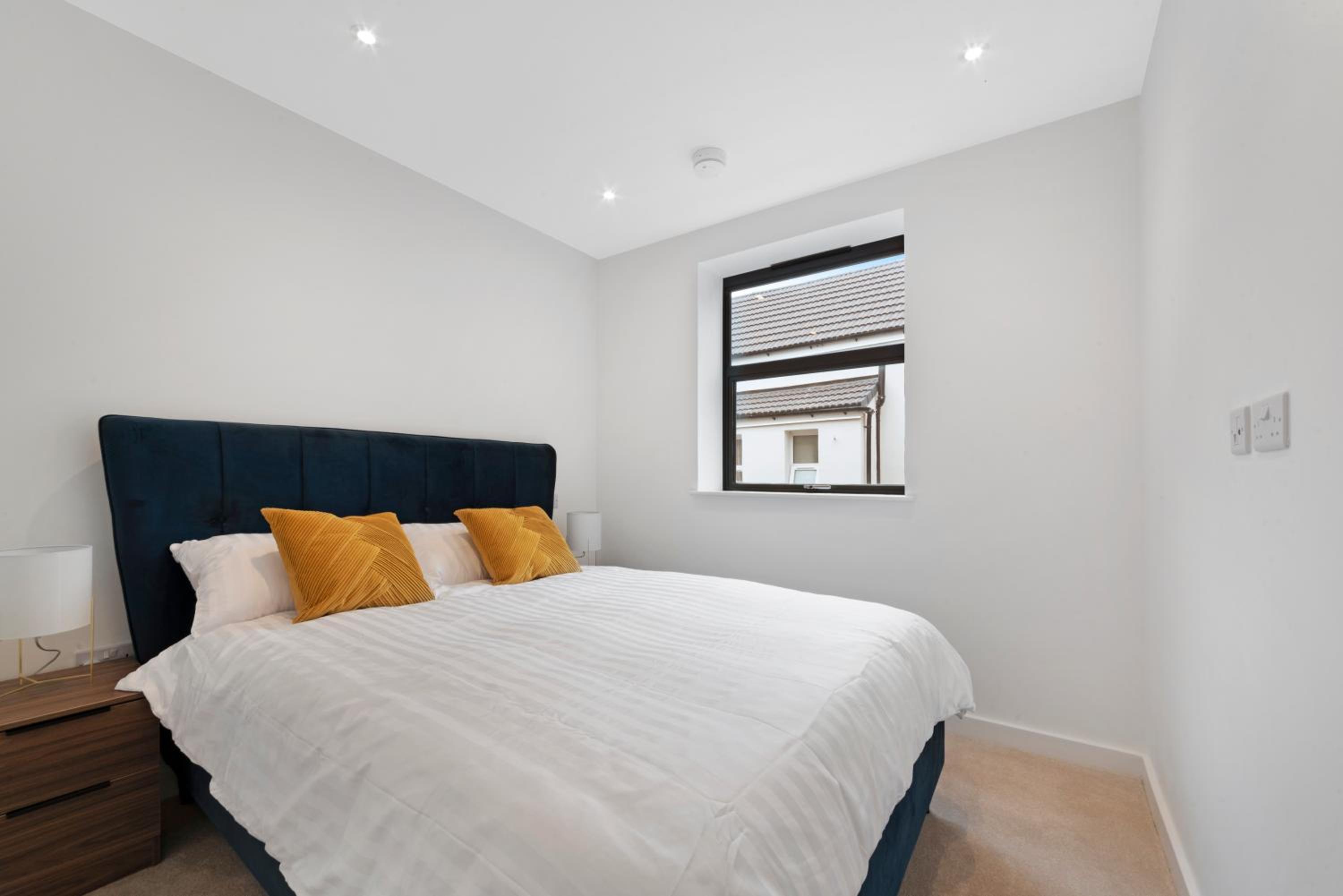 Guest Ready 2BD Holiday Home, 5mins to tube