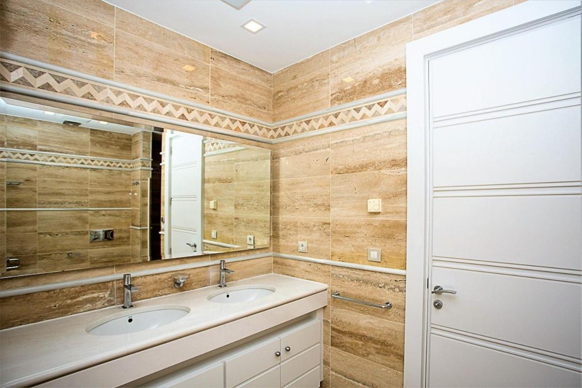 Unique Duplex Penthouse on Golden Mile