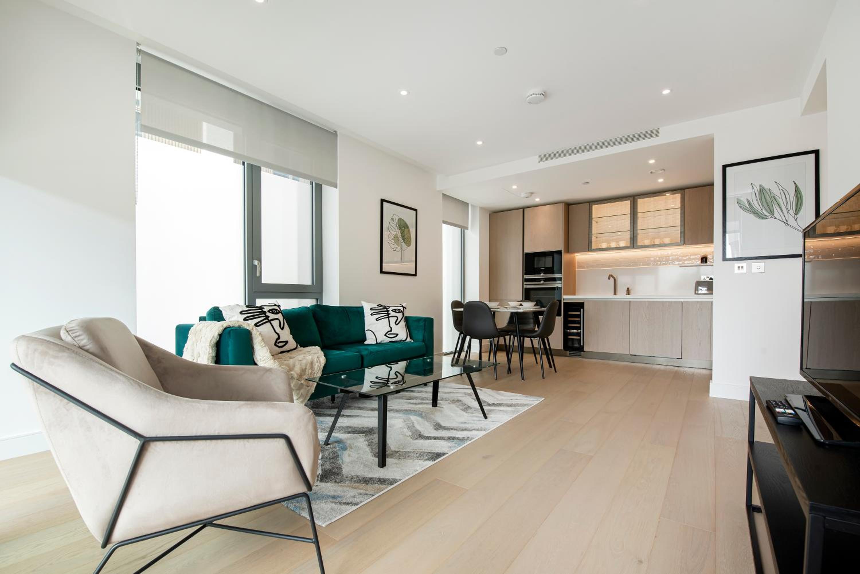 Battersea Power station 2 Bed Close To Harrods