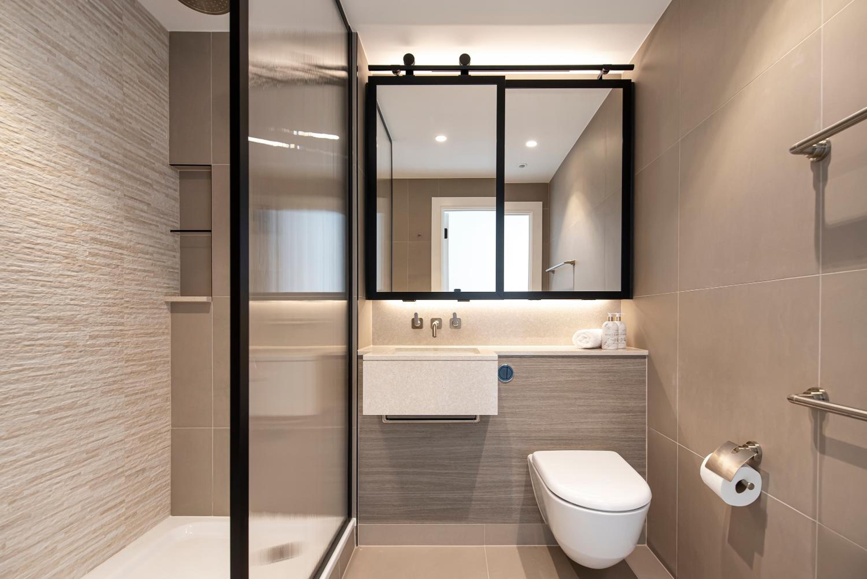 Battersea Power station 2 Bed Close To Harrods