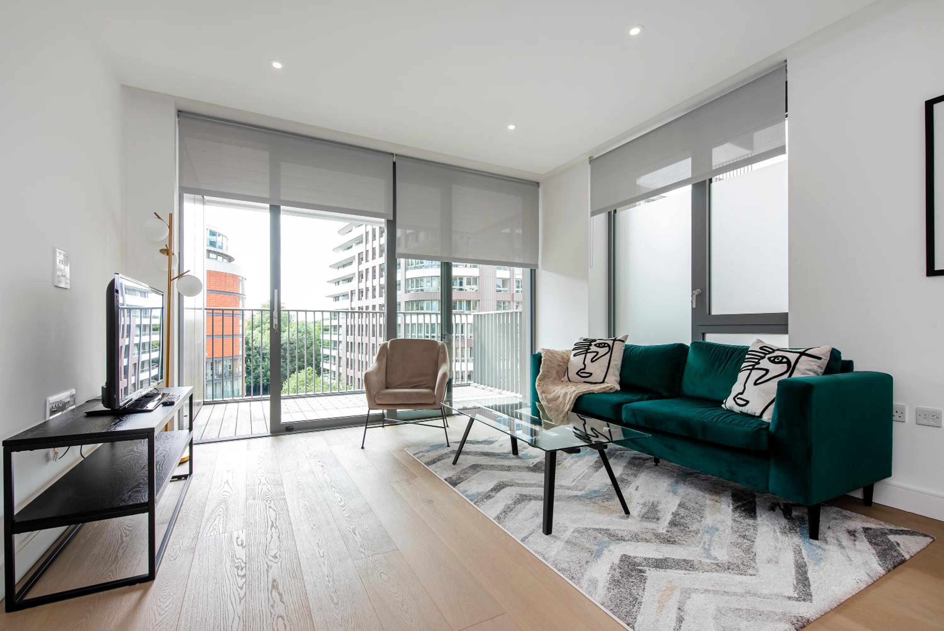 Battersea Power station 2 Bed Close To Harrods