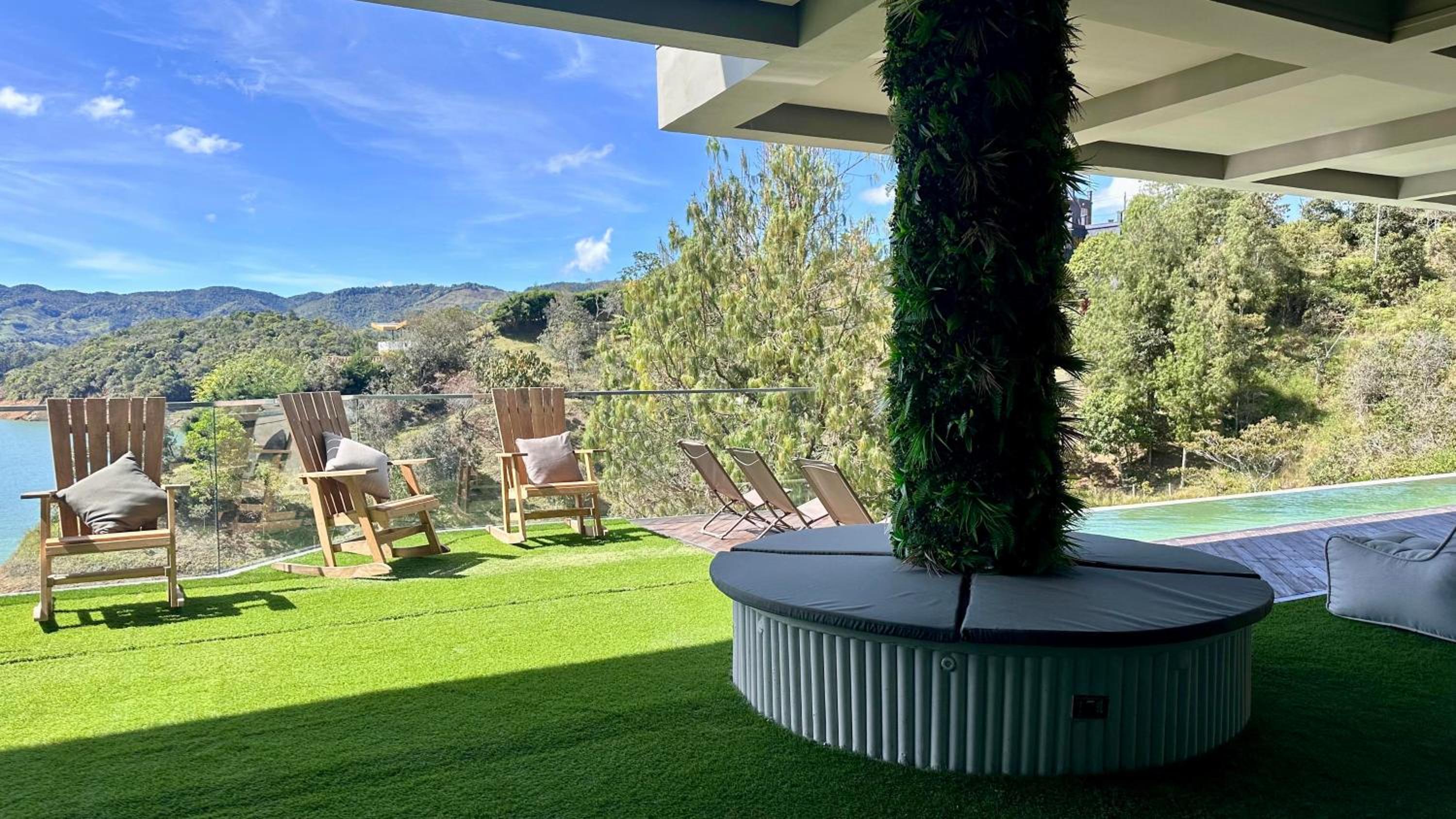 EleMYNT LifeStyle Hotel