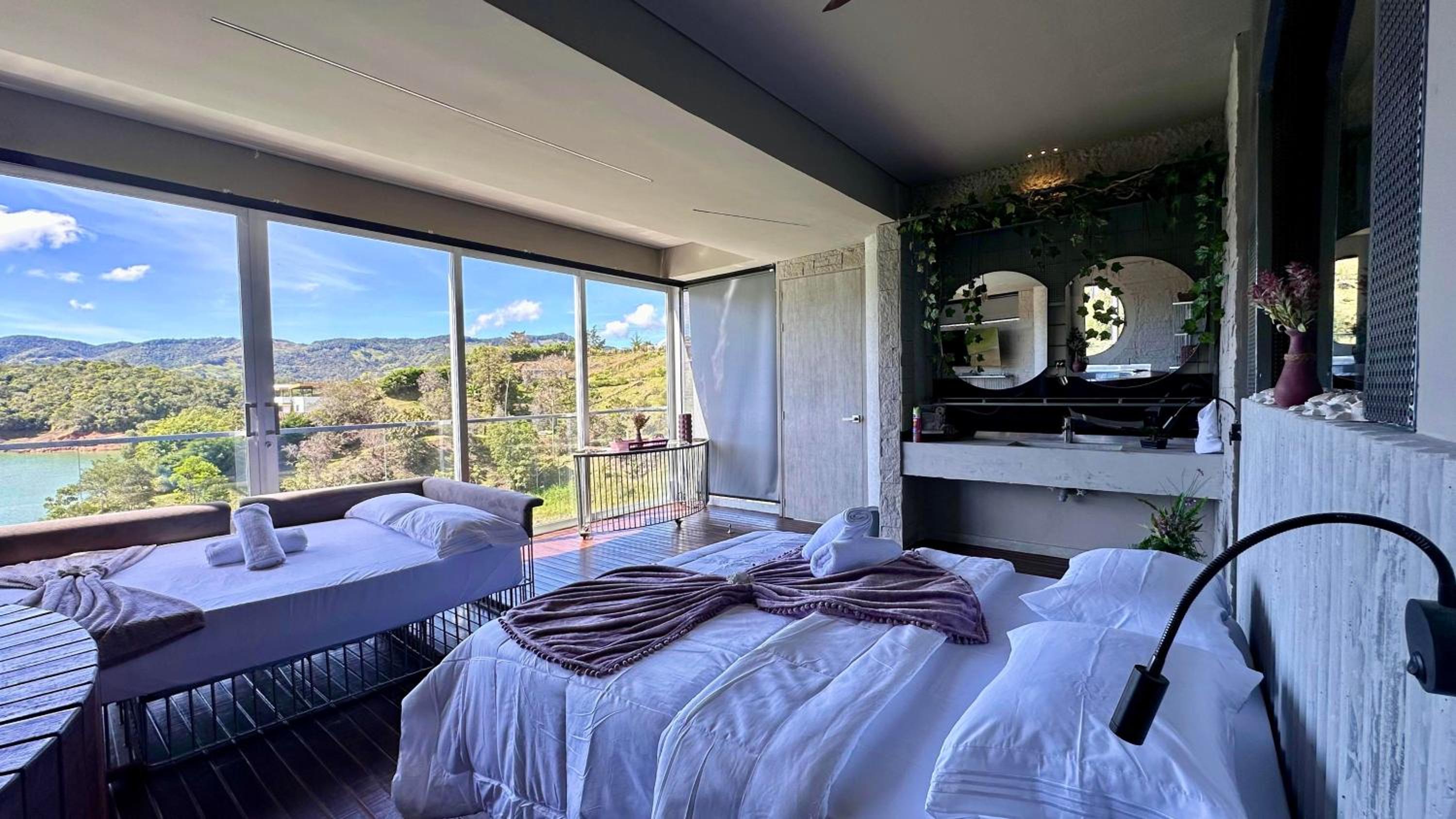 EleMYNT LifeStyle Hotel
