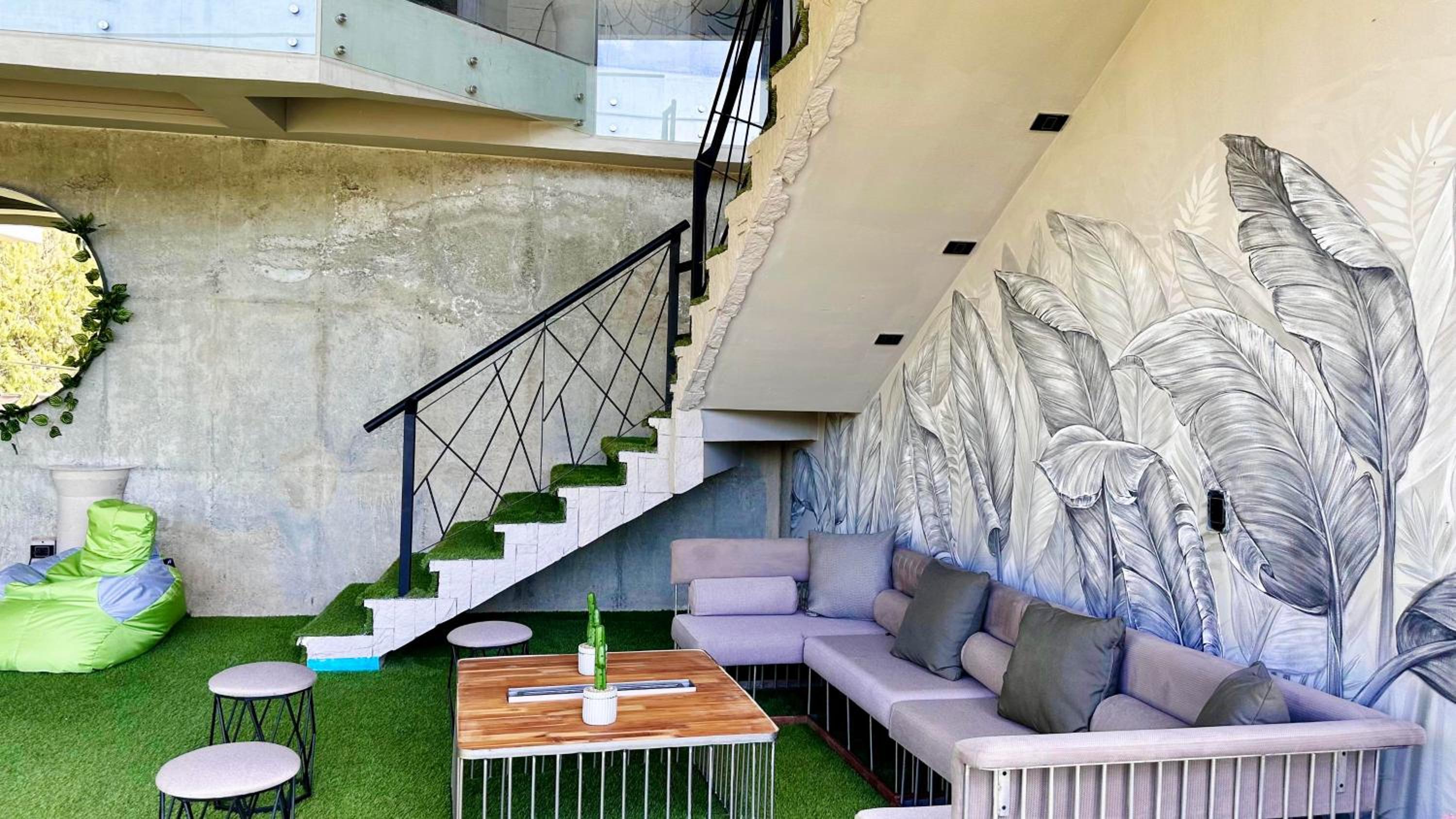 EleMYNT LifeStyle Hotel