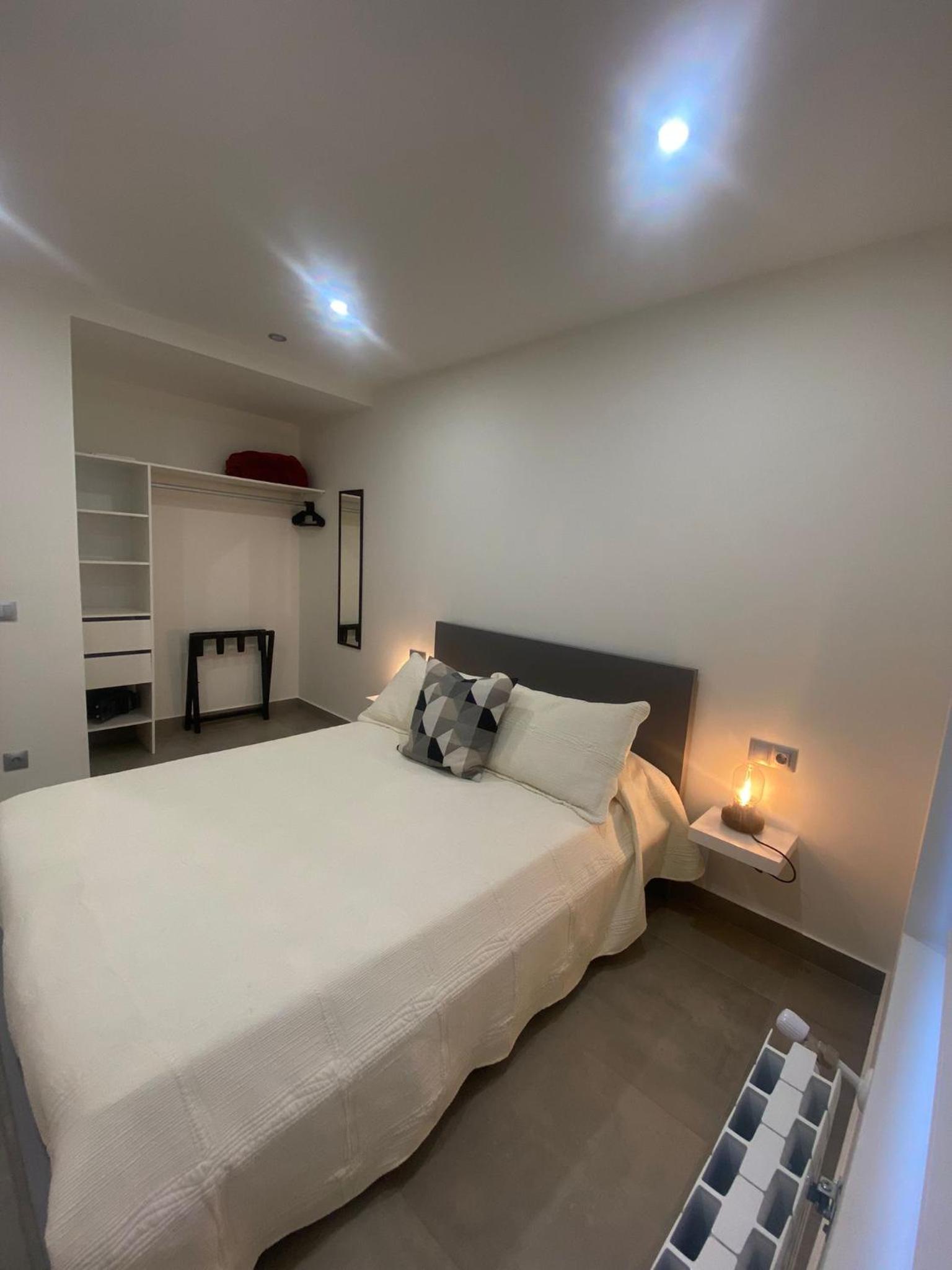 APARTAMENTOS EL ROJU