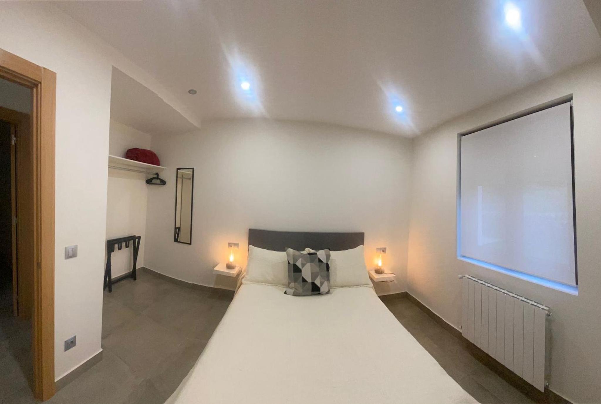 APARTAMENTOS EL ROJU