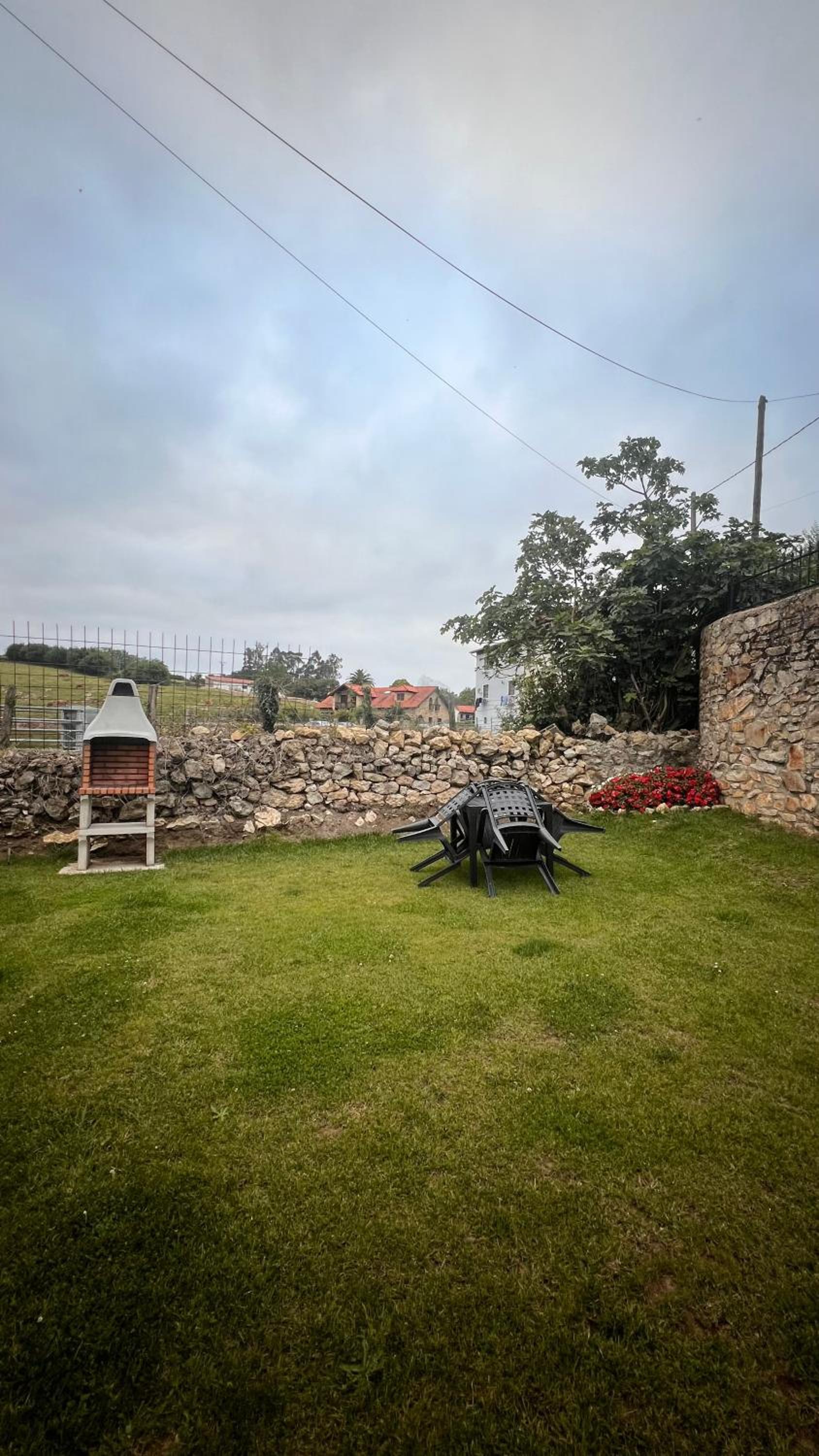 APARTAMENTOS EL ROJU