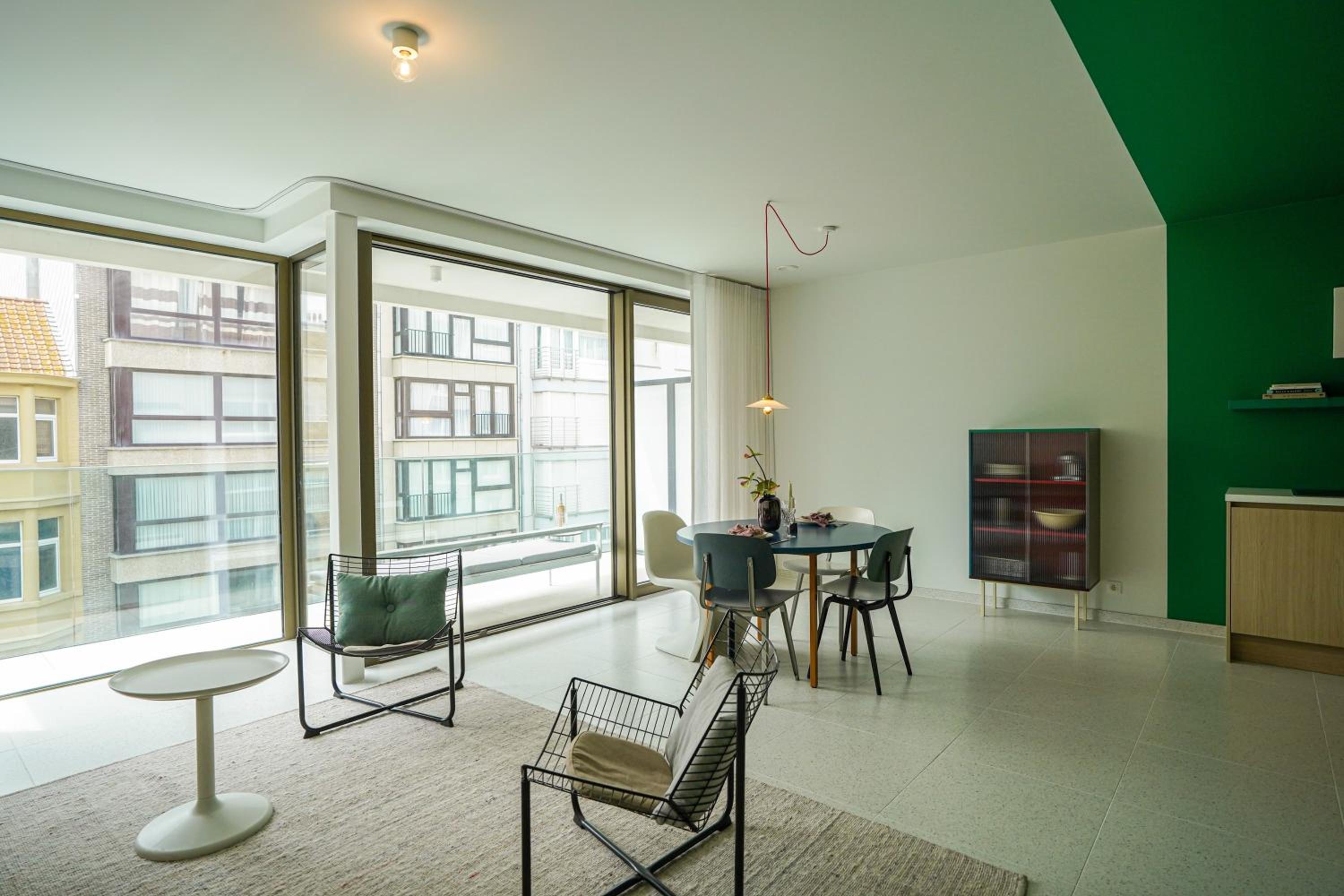 Huswell - Modern one bedroom apartment with lateral sea view