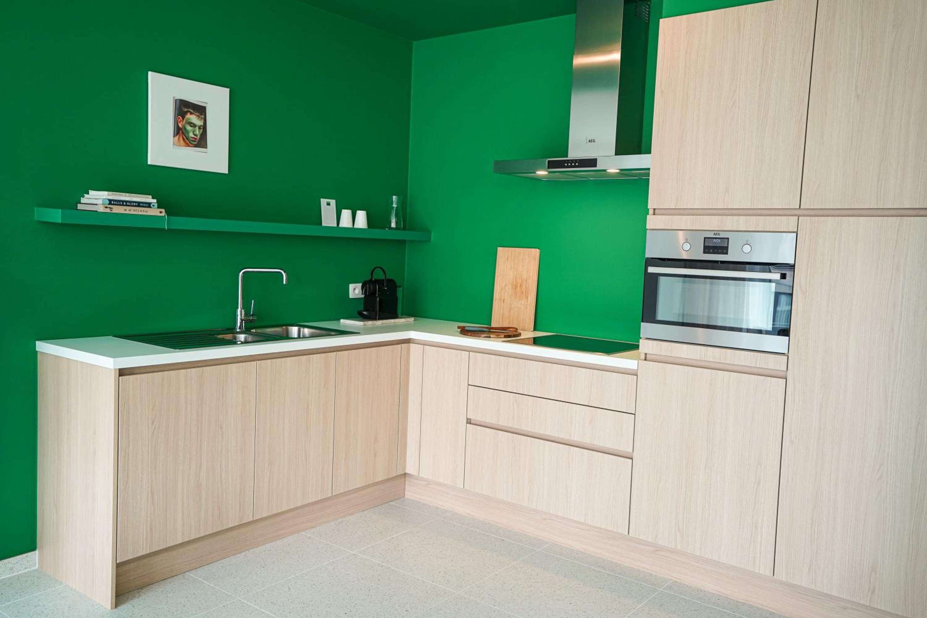 Huswell - Modern one bedroom apartment with lateral sea view
