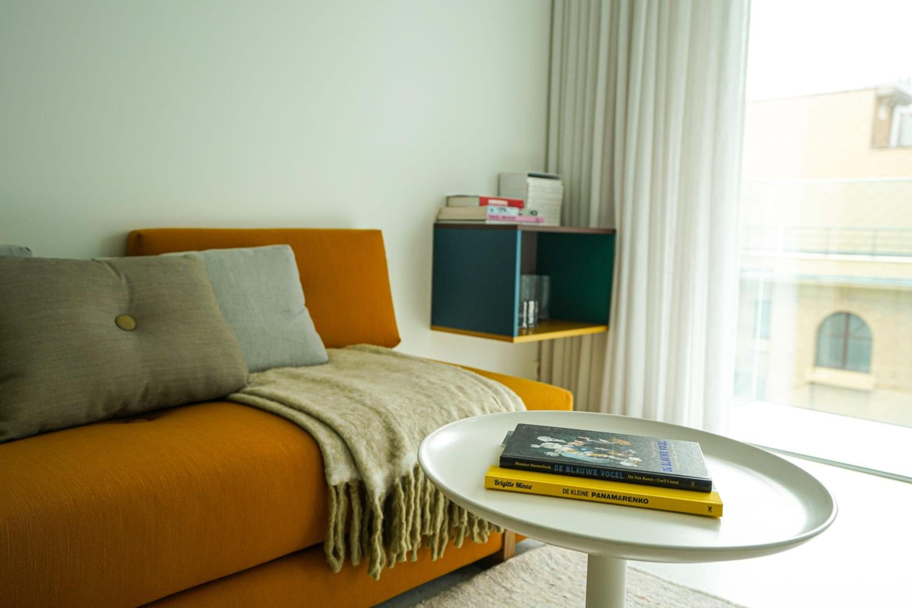Huswell - Modern one bedroom apartment with lateral sea view