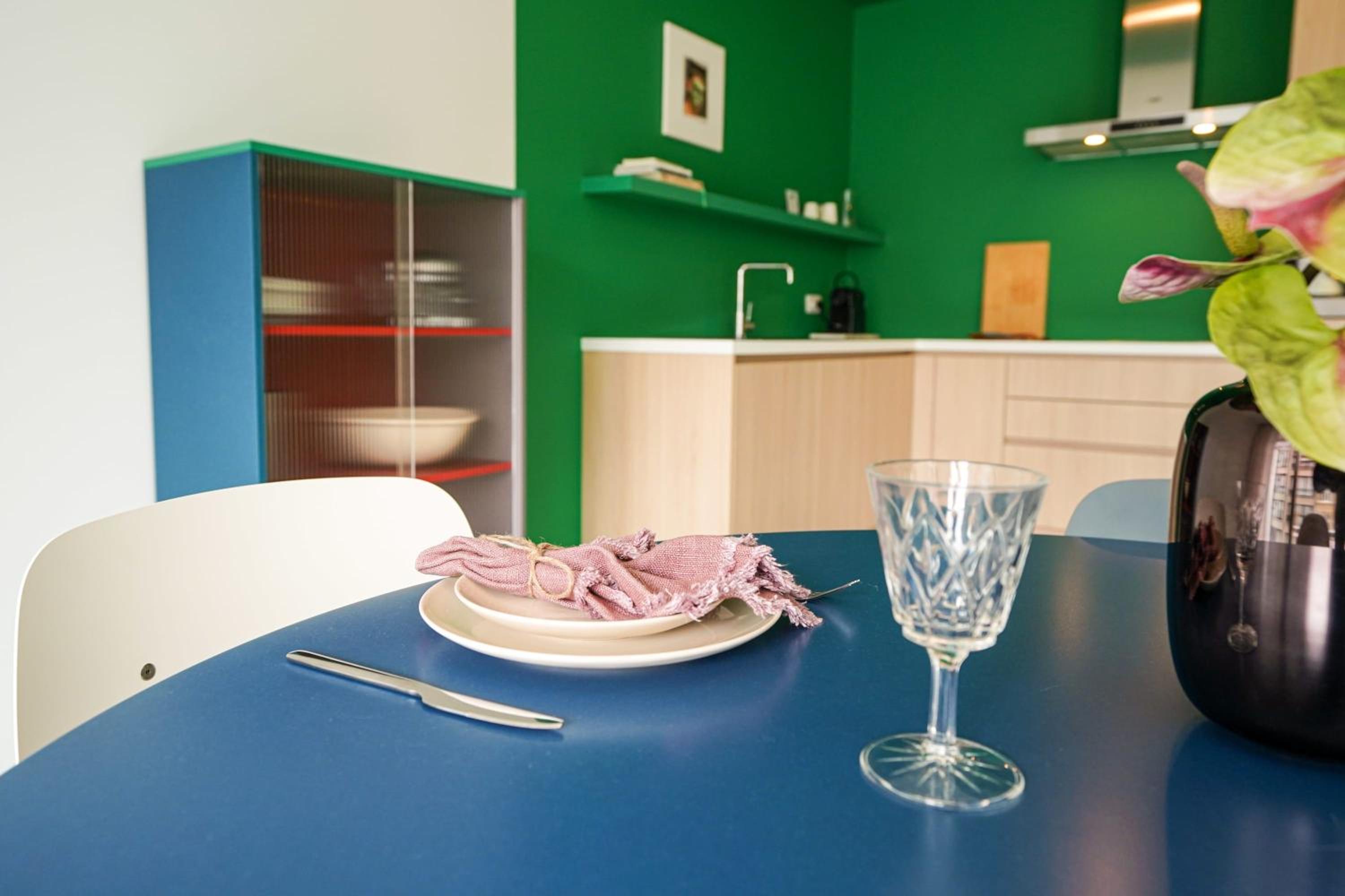 Huswell - Modern one bedroom apartment with lateral sea view