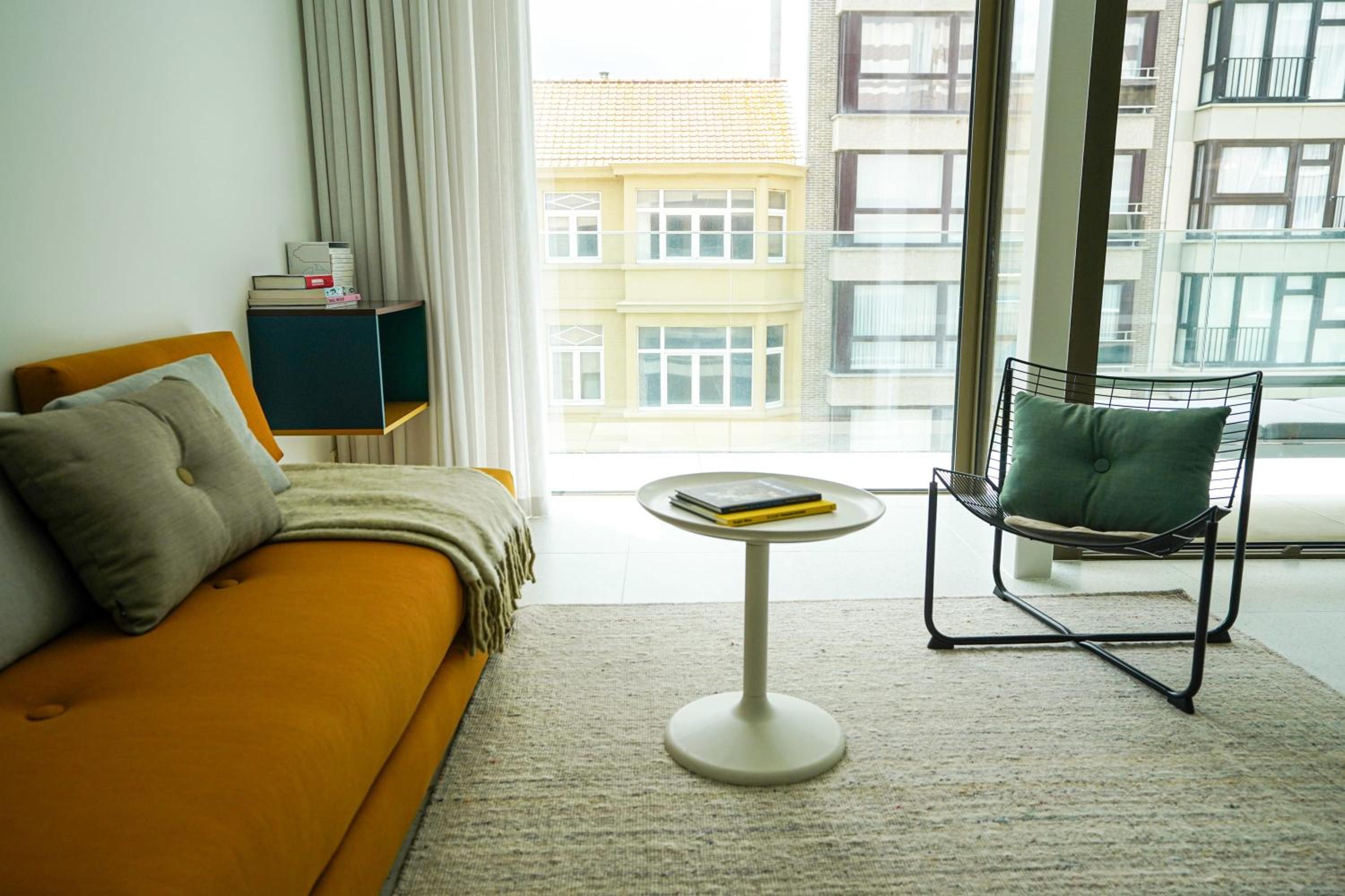 Huswell - Modern one bedroom apartment with lateral sea view