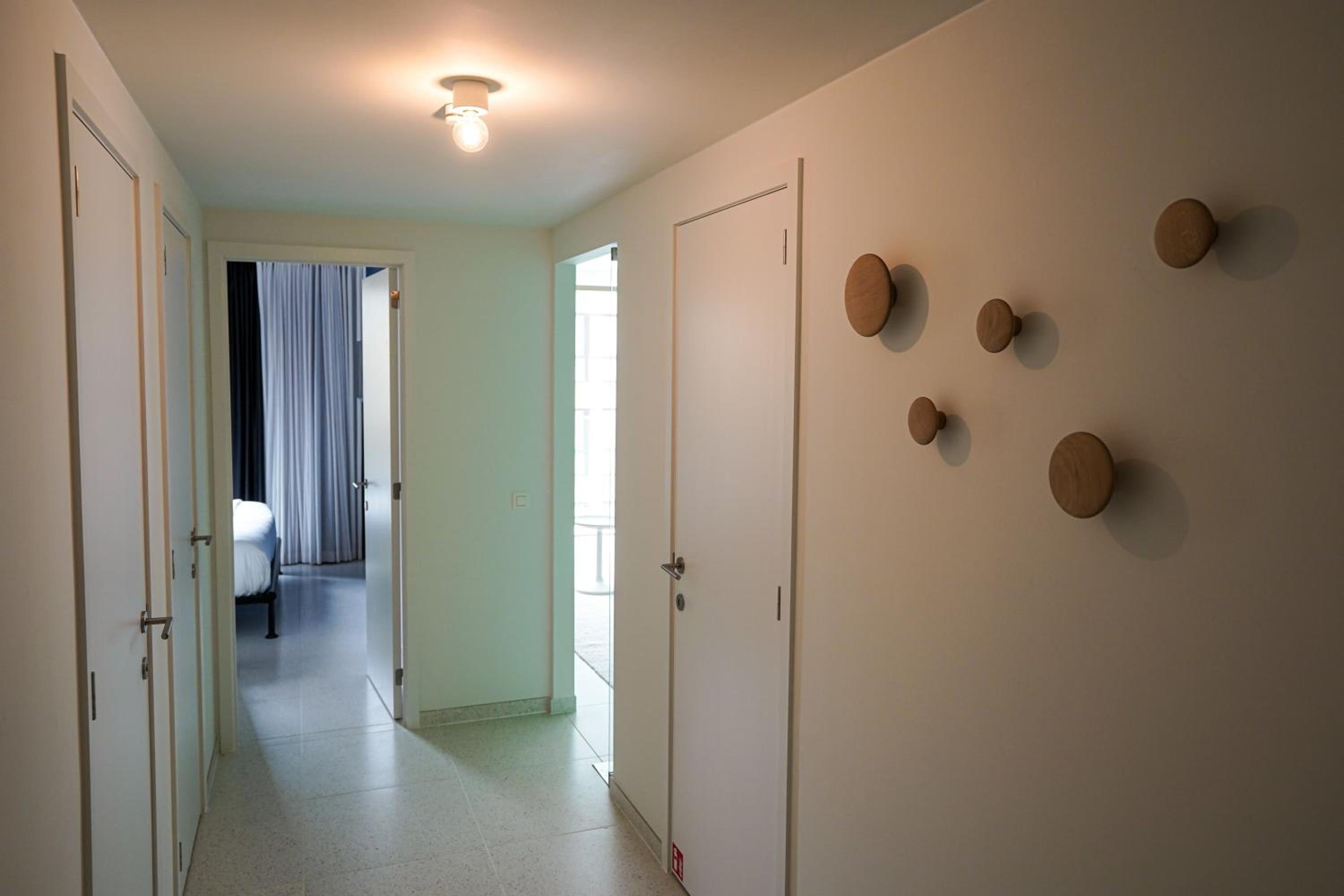 Huswell - Modern one bedroom apartment with lateral sea view