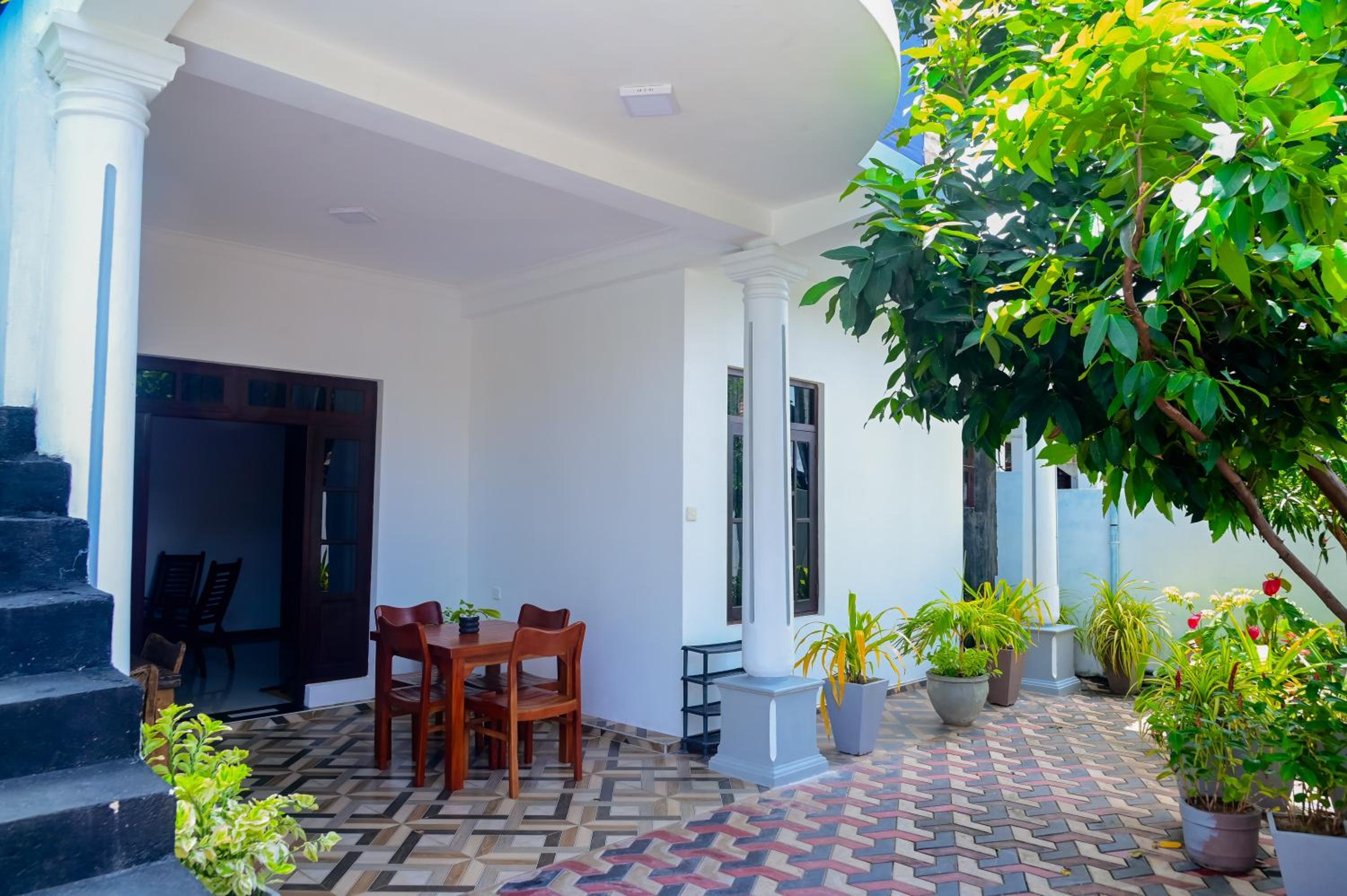 Mario Family Villa and Restaurant view 2