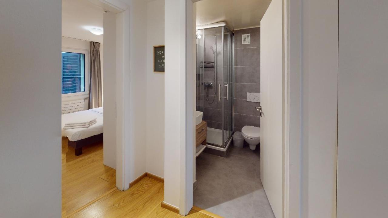 Fresh and Bright 1-Bedroom Centre Apartment - AL11