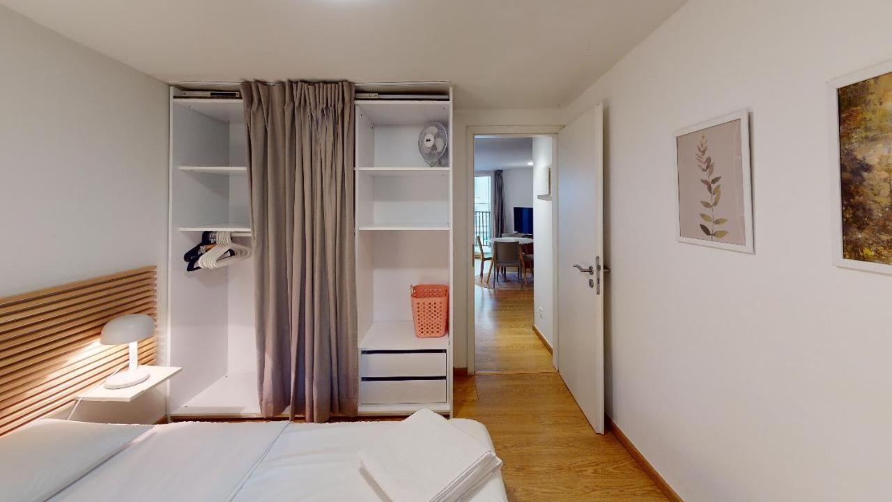 Fresh and Bright 1-Bedroom Centre Apartment - AL11