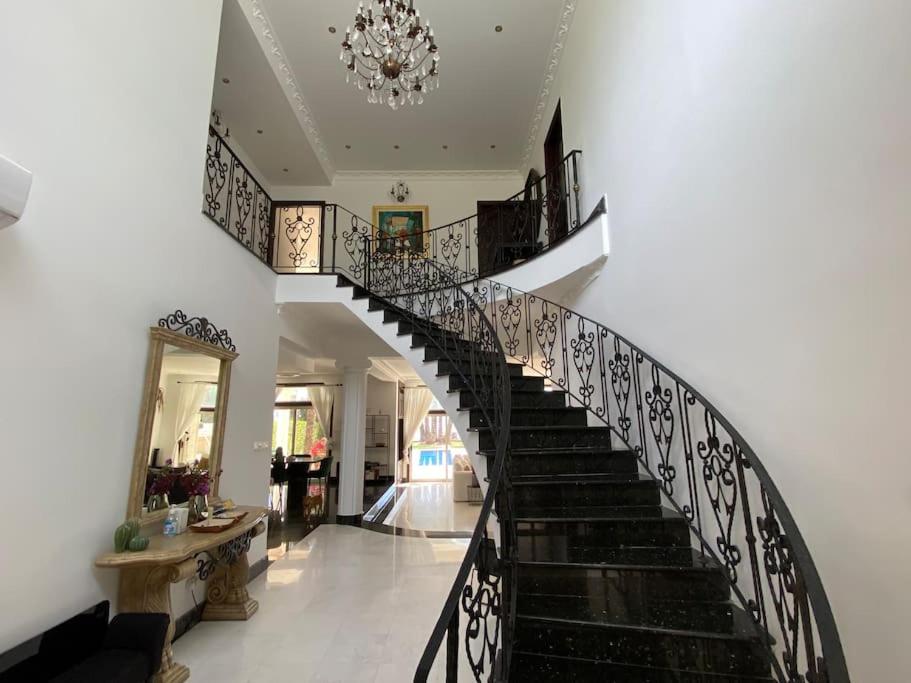 Beachfront villa Meneou