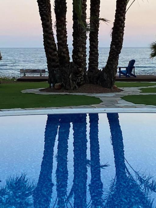 Beachfront villa Meneou
