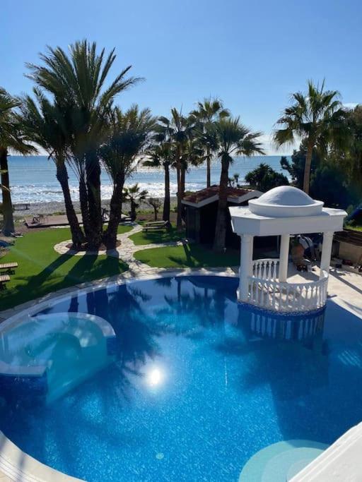 Beachfront villa Meneou