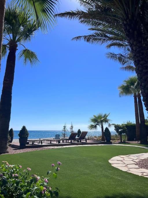 Beachfront villa Meneou