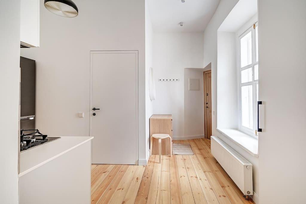 Spacious 2-bedroom Flat In Old Town by URBAN RENT view 5
