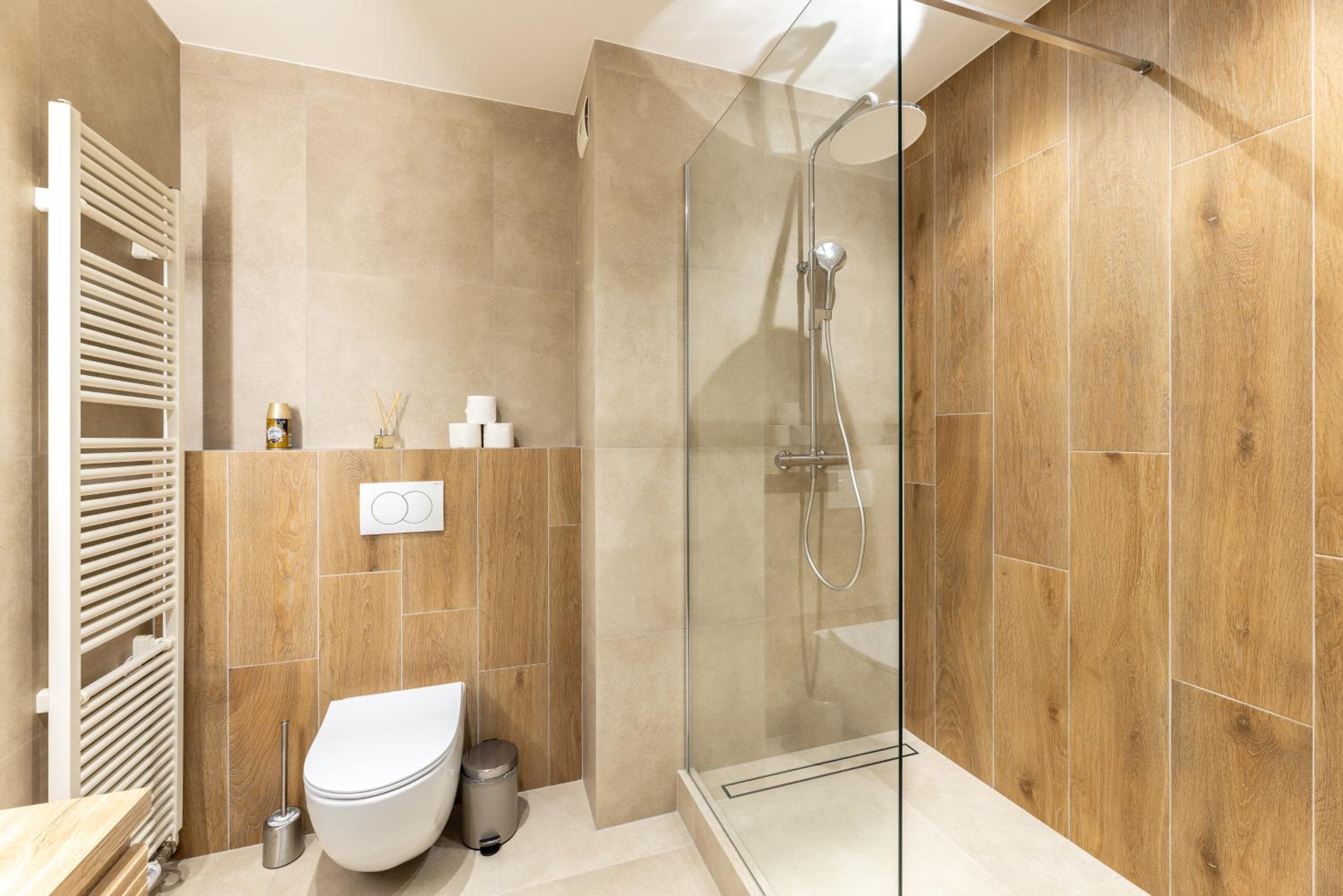 Boho Renovated Apartment Close to National Theather
