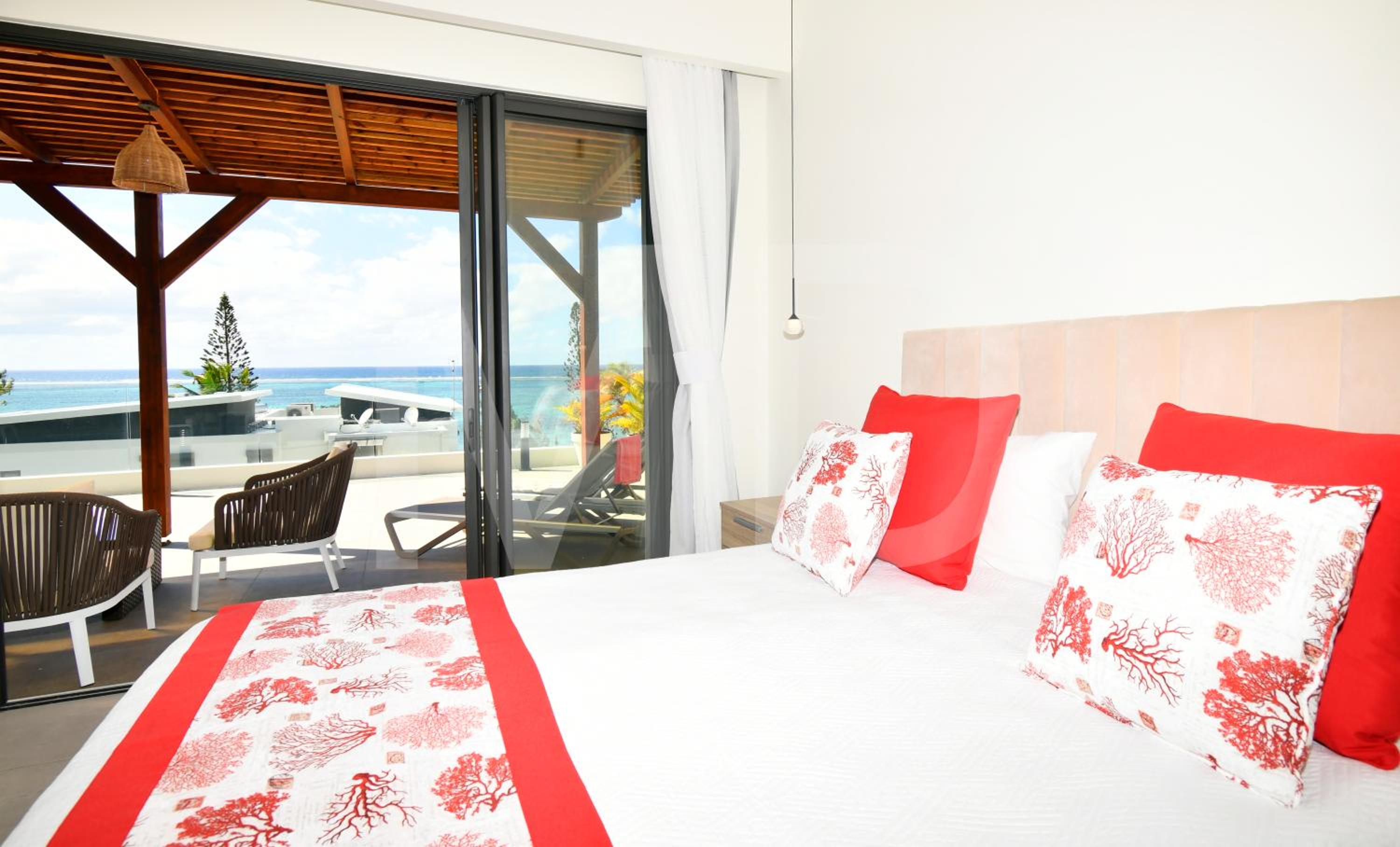Penthouse de la plage, private lift view 4