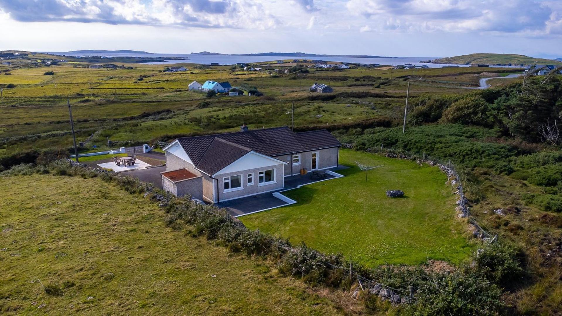 Mourneen Cottage, Cleggan