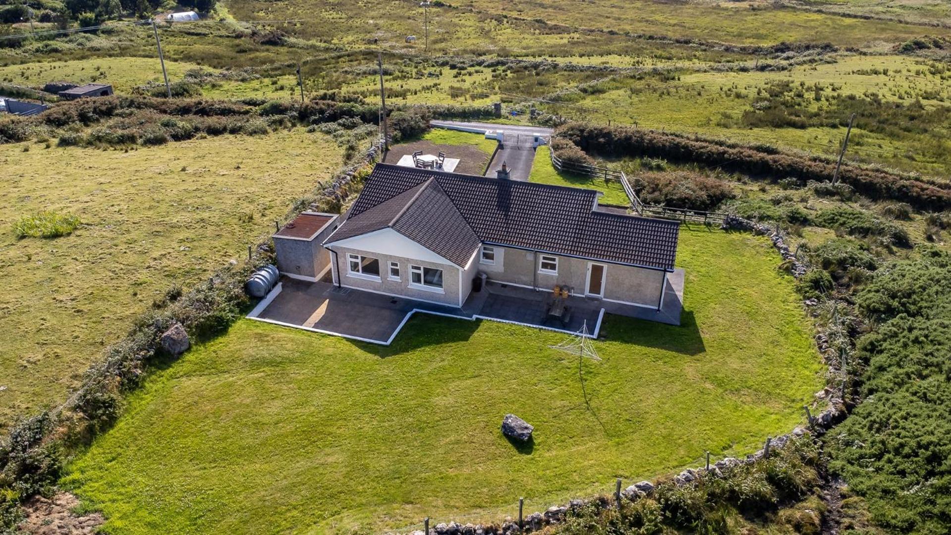 Mourneen Cottage, Cleggan