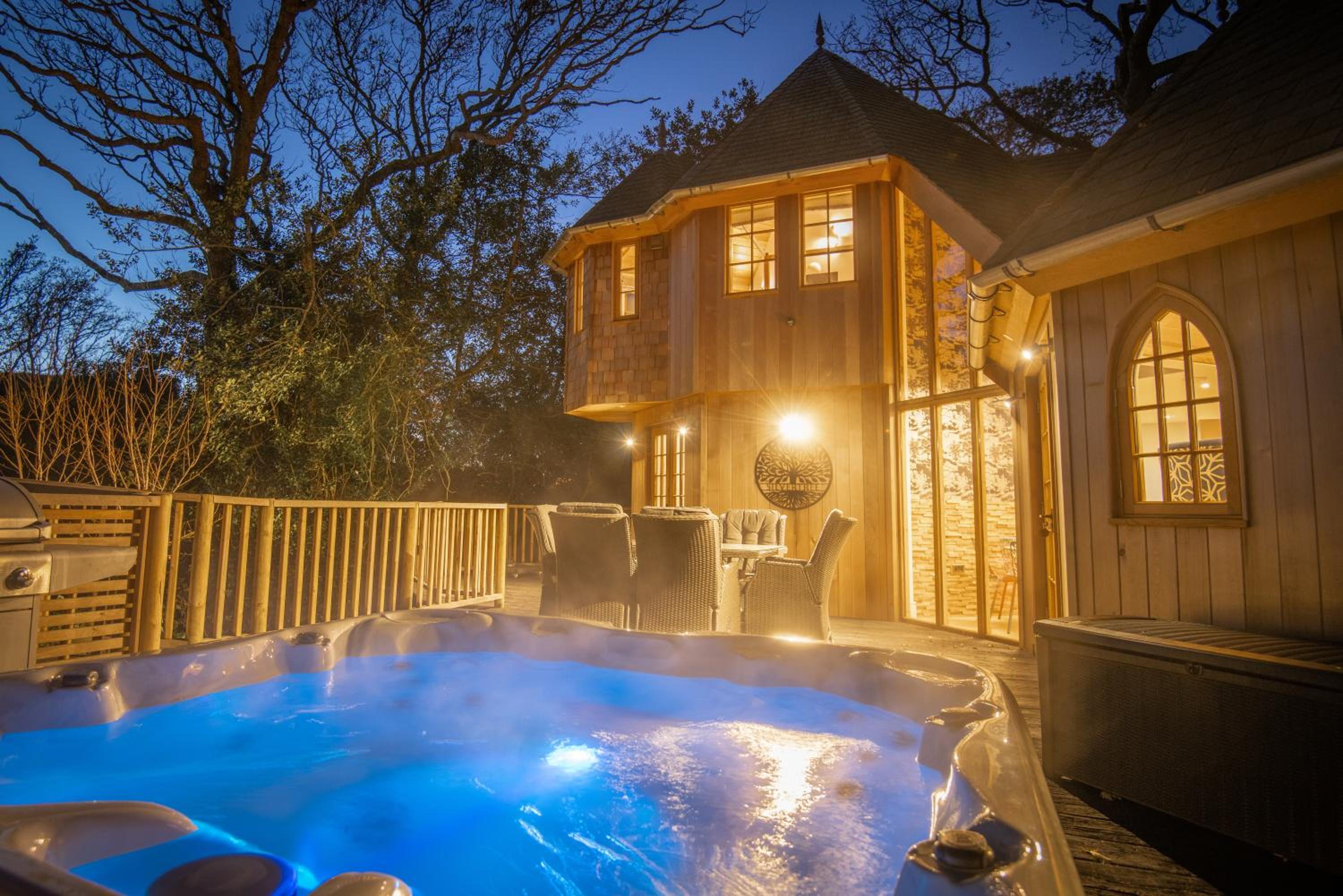 Silvertree House with Hot Tub Park Facilities