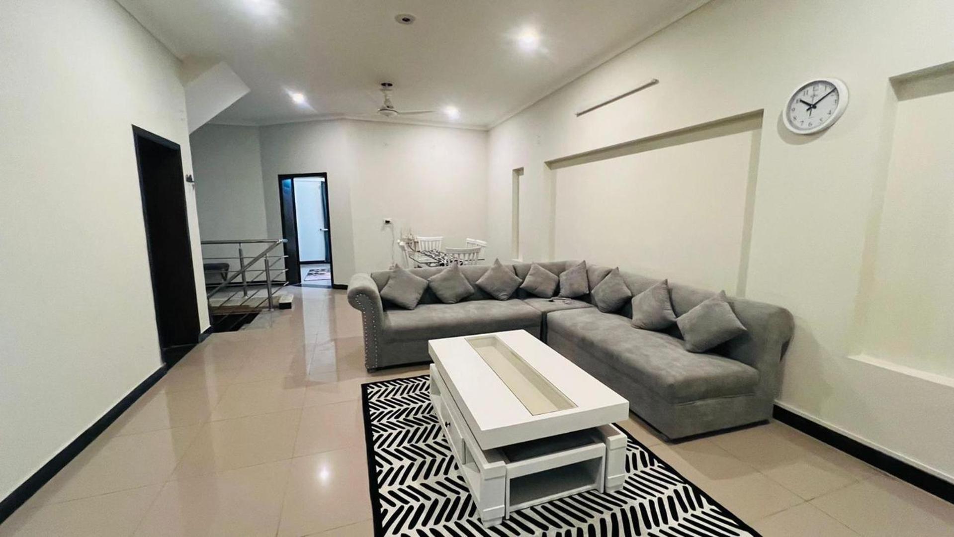Beautiful 3-Bed Apartment in Islamabad