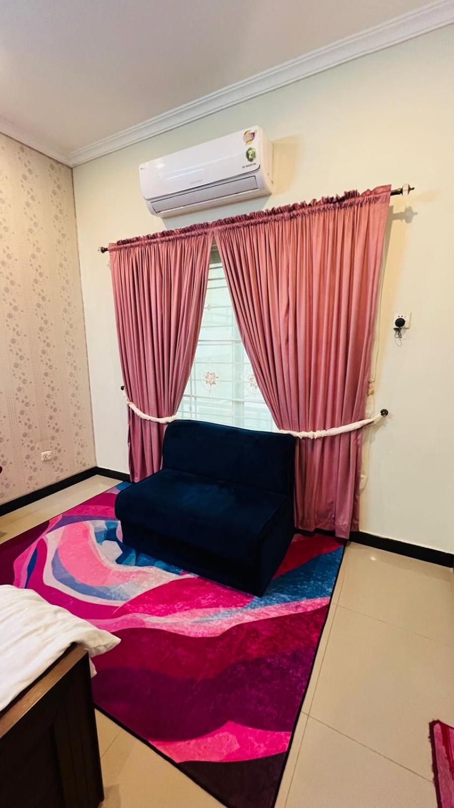 Beautiful 3-Bed Apartment in Islamabad