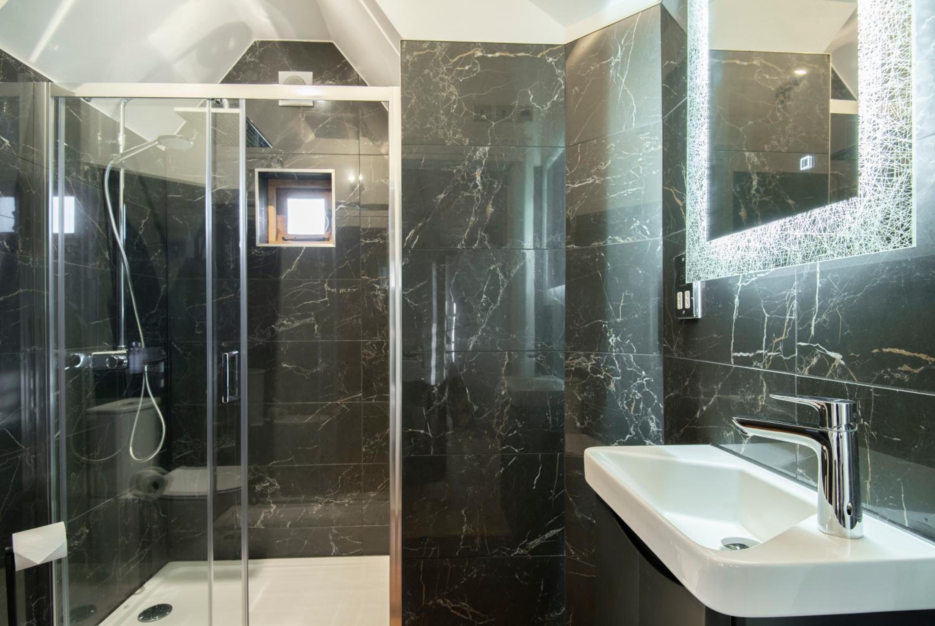 Silvertree House with Hot Tub Park Facilities